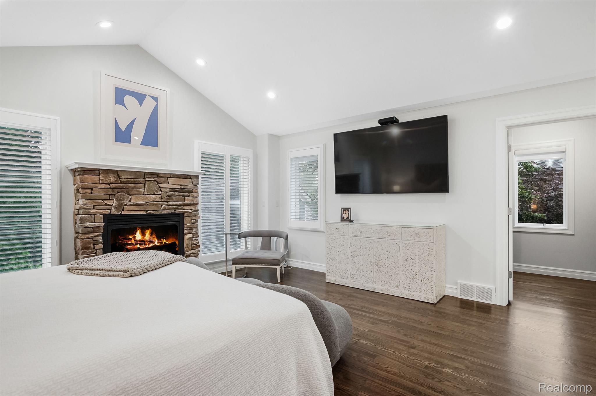 587 Stanley Boulevard