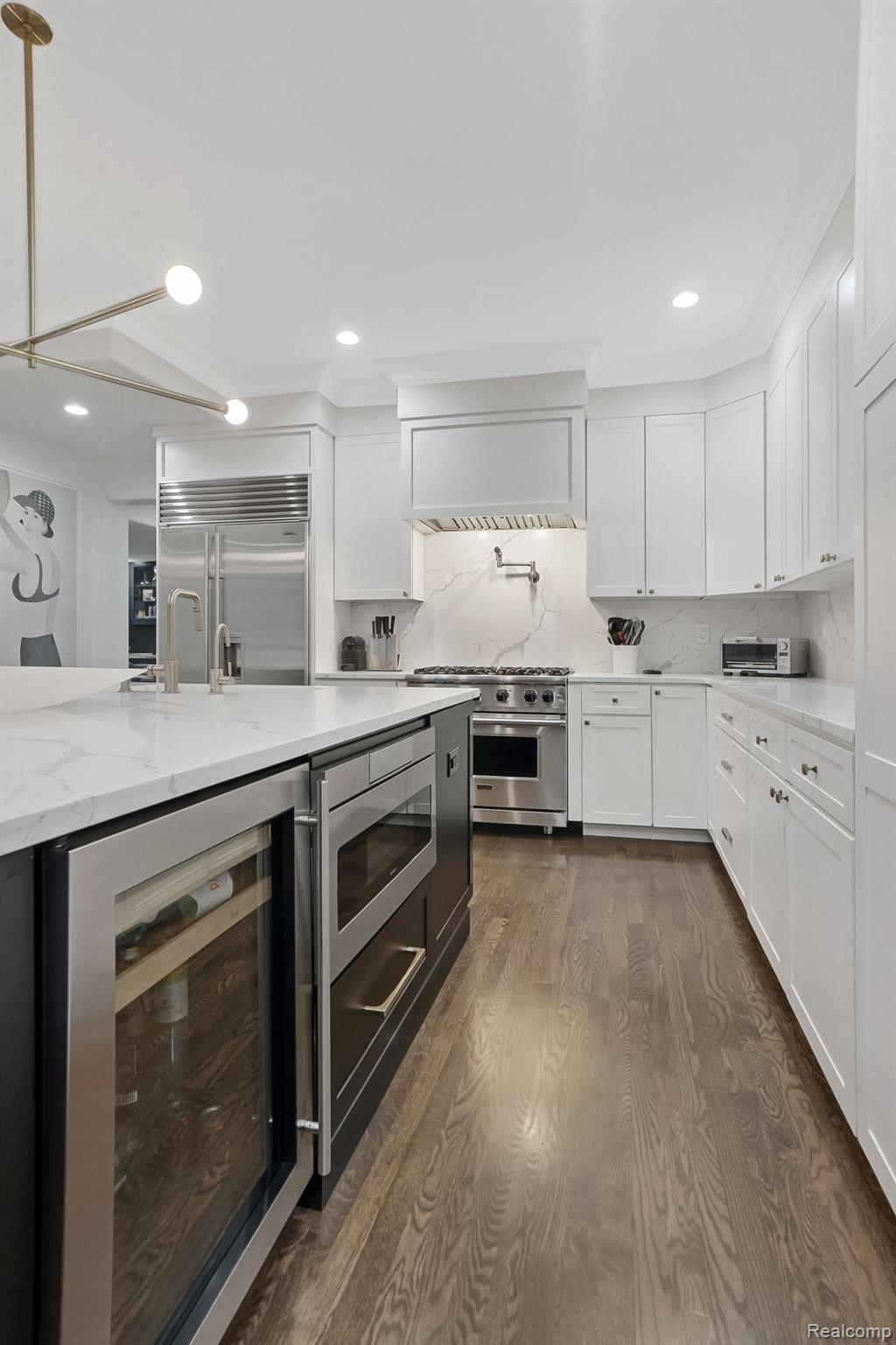 587 Stanley Boulevard