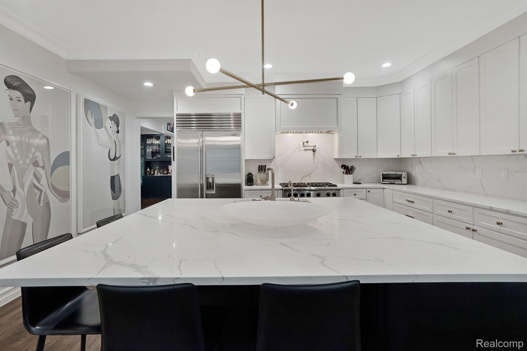 587 Stanley Boulevard