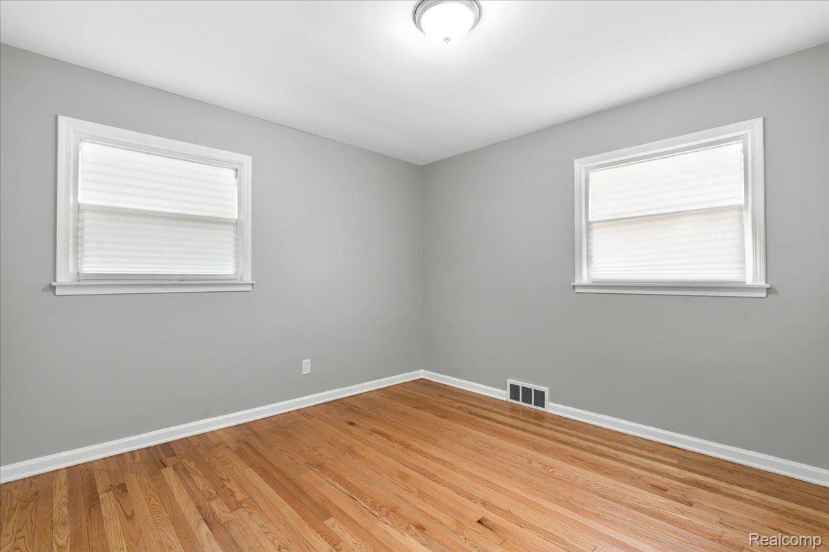 9183 SALEM