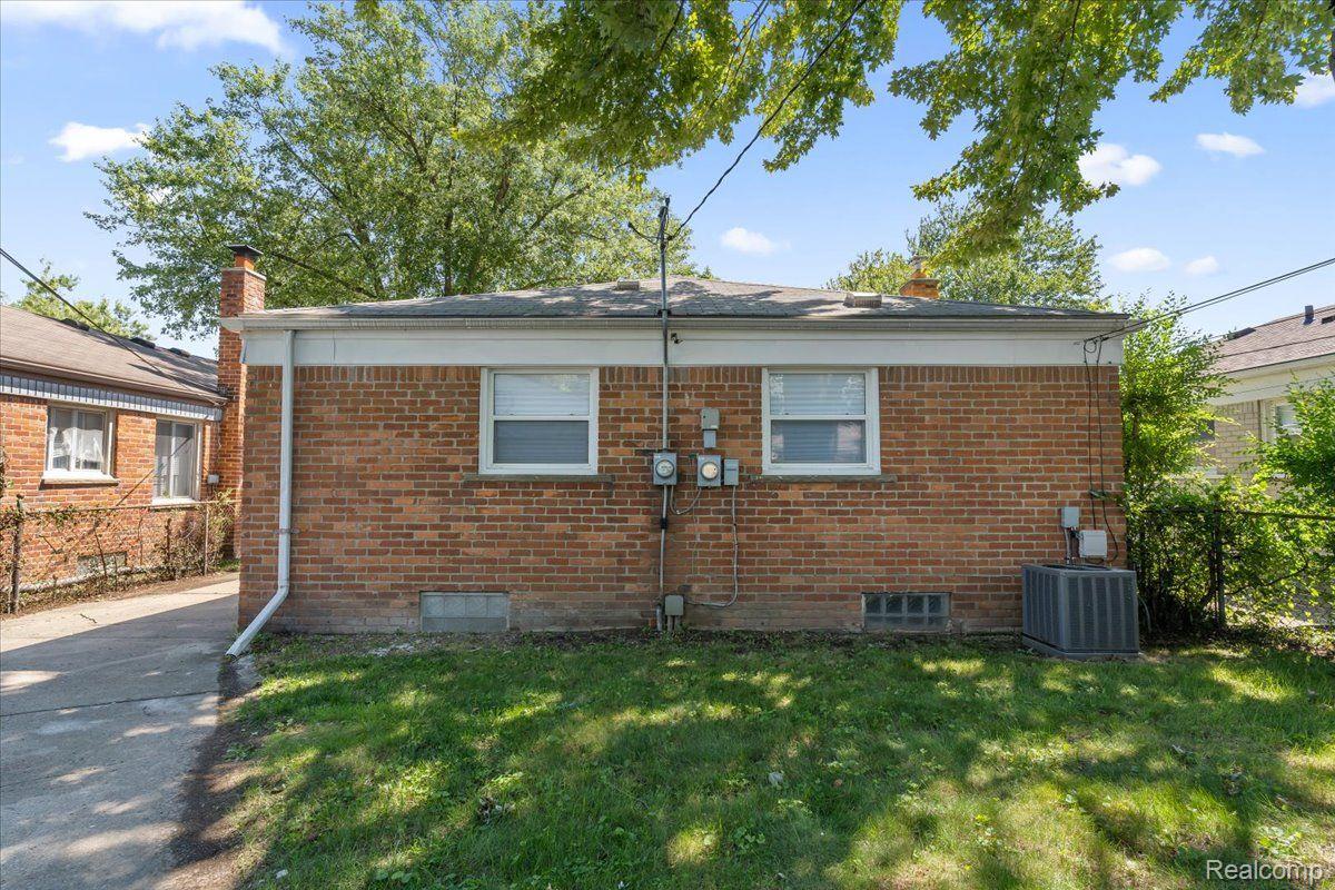 9183 SALEM