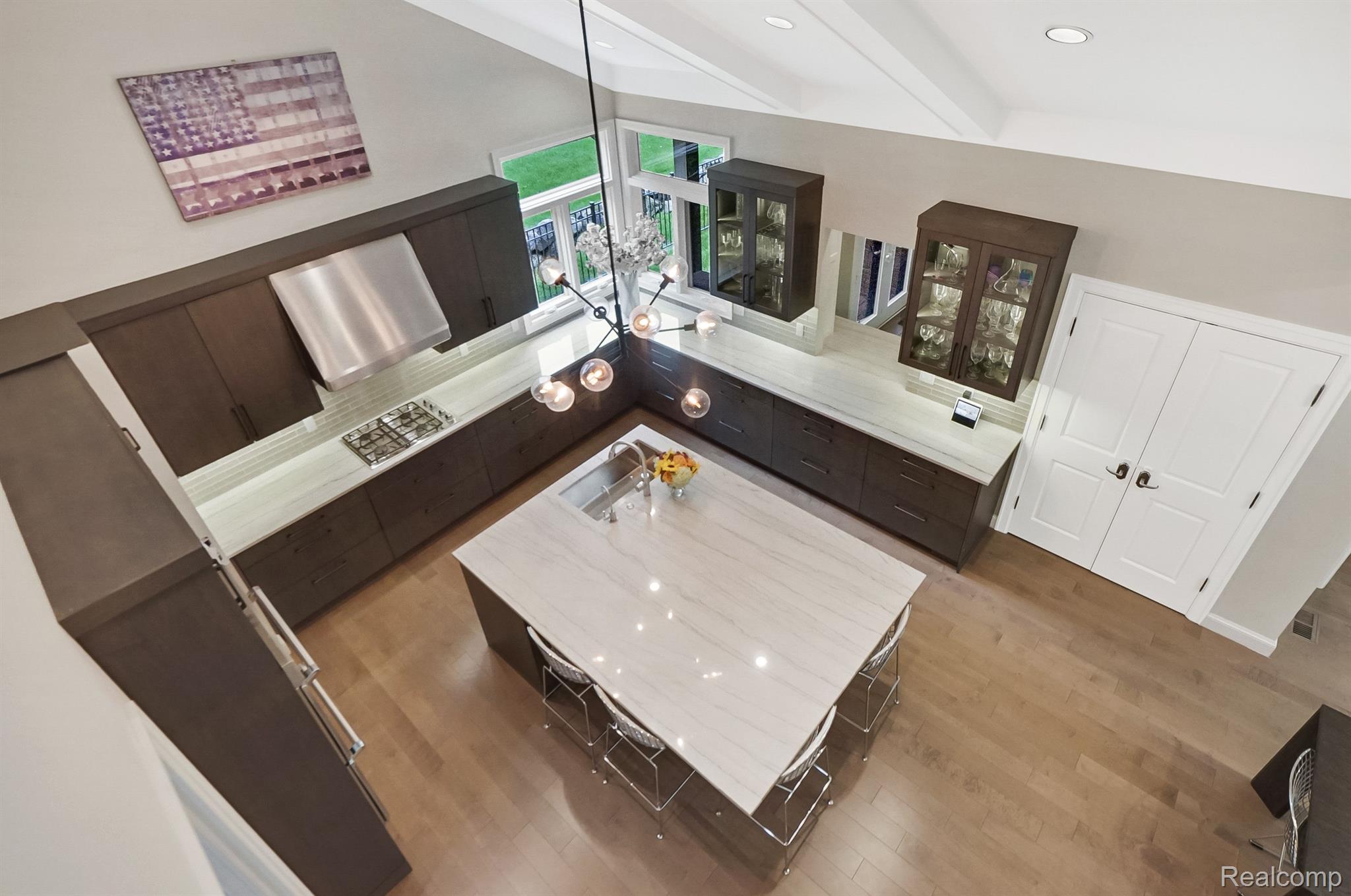 5720 EASTMAN Boulevard