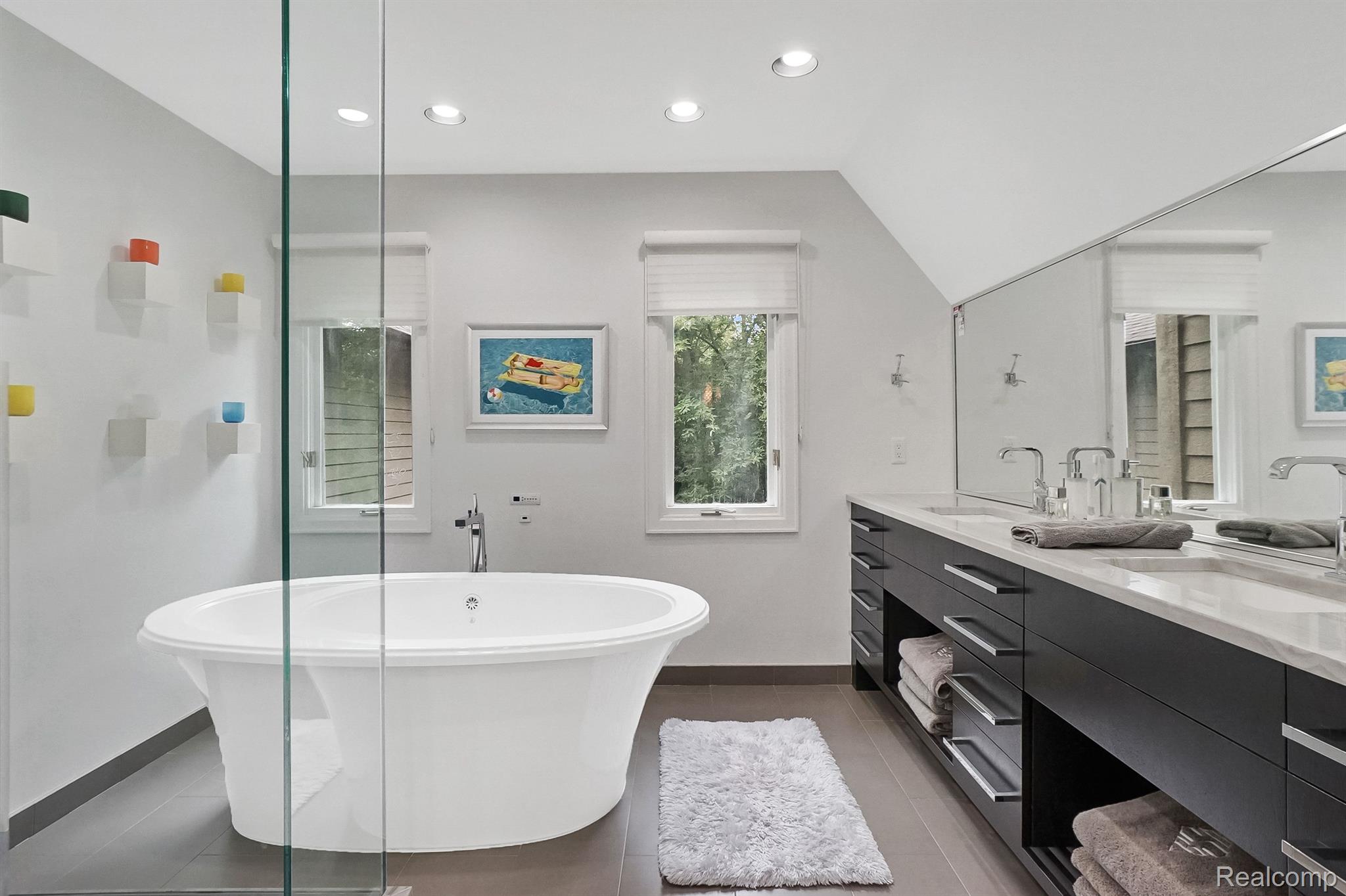 5720 EASTMAN Boulevard