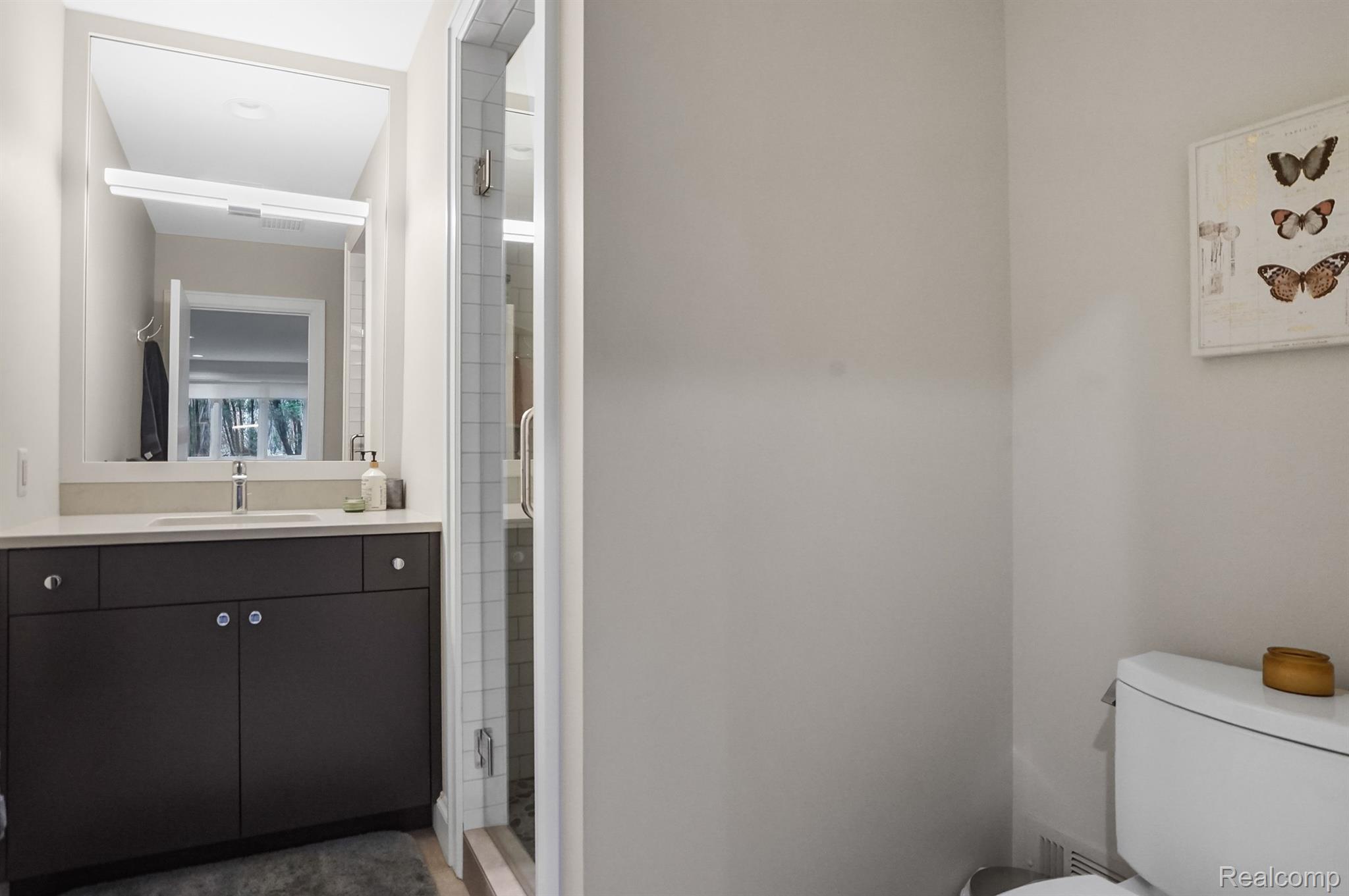 5720 EASTMAN Boulevard