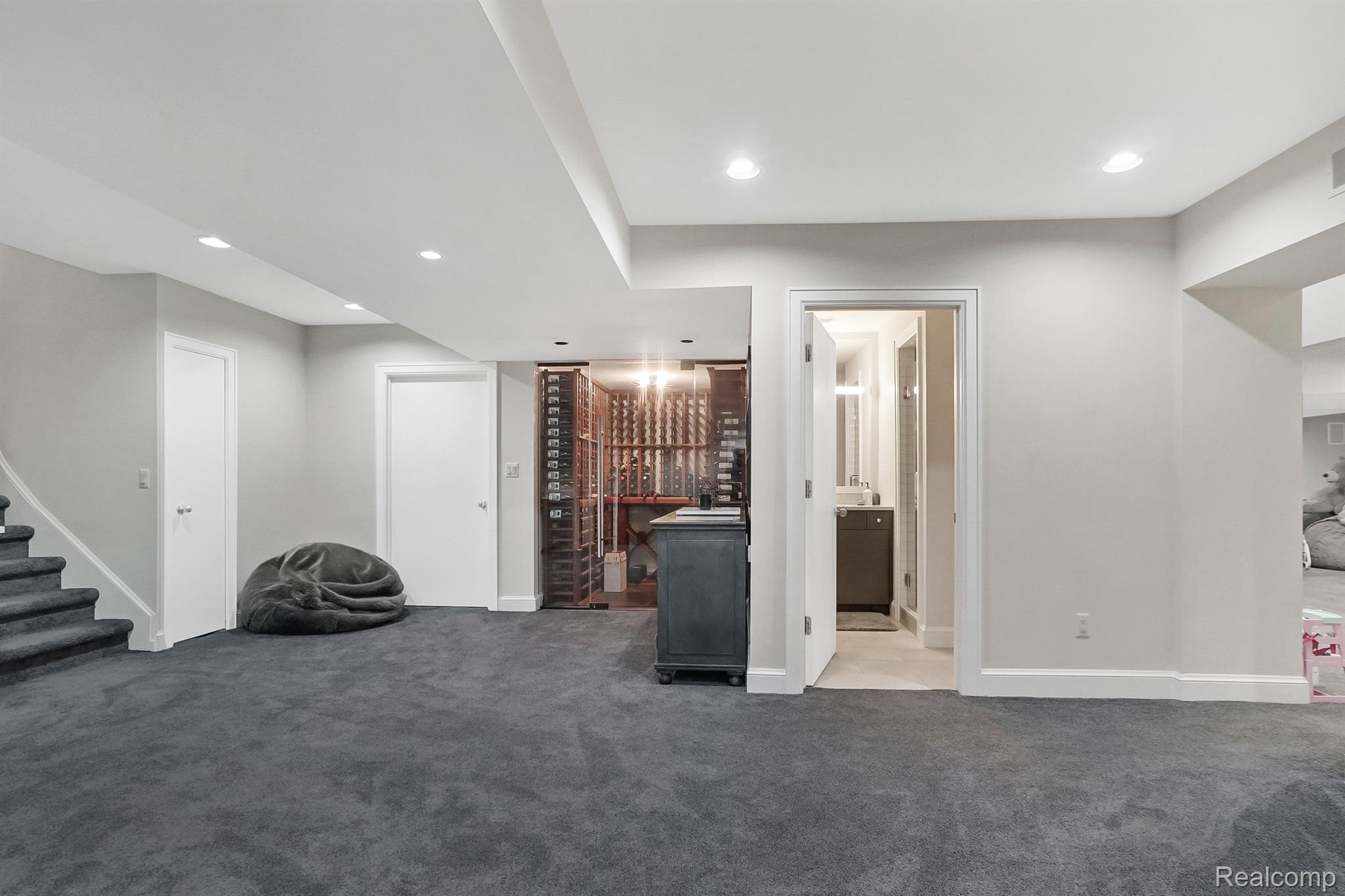 5720 EASTMAN Boulevard