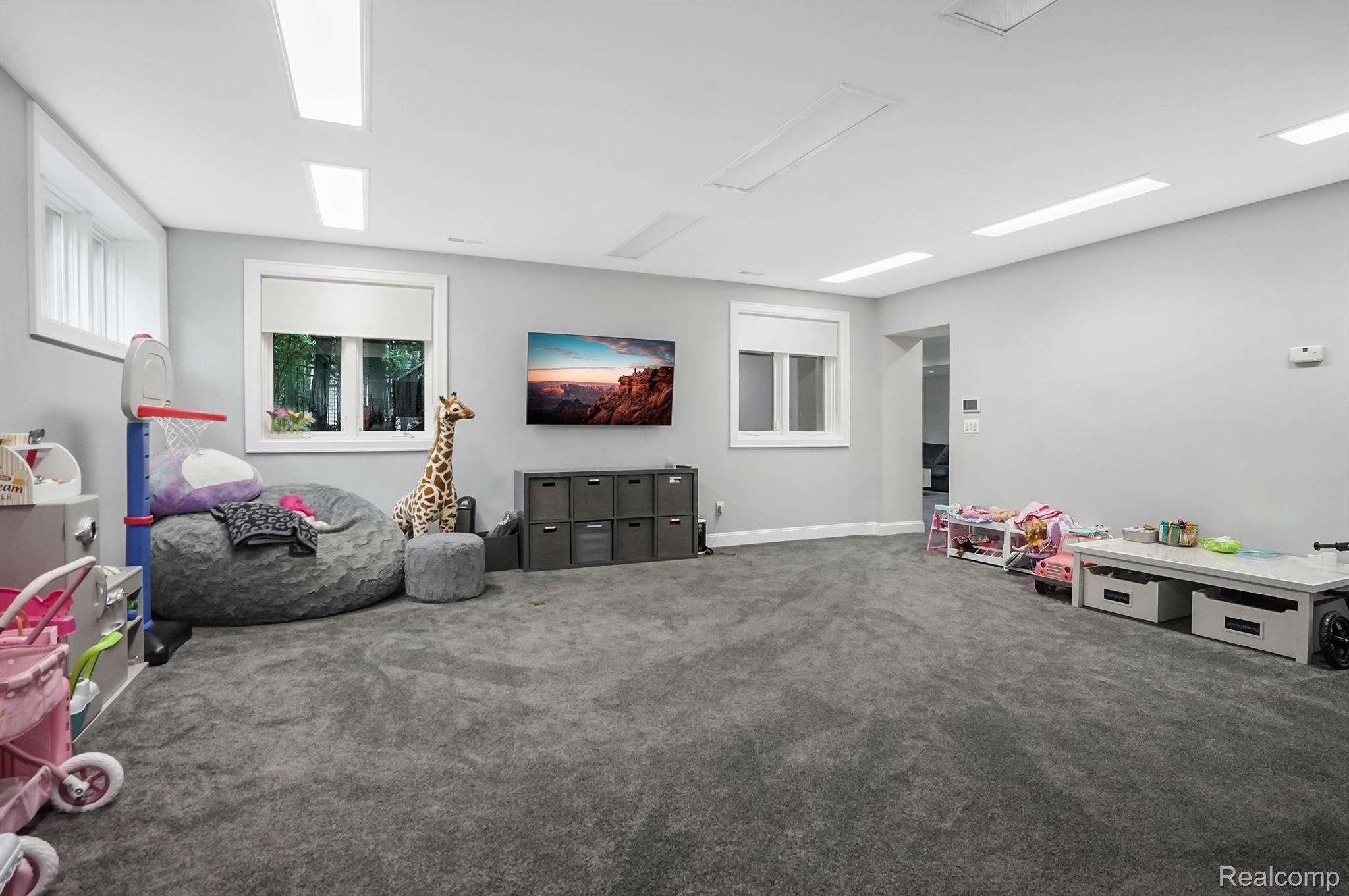 5720 EASTMAN Boulevard