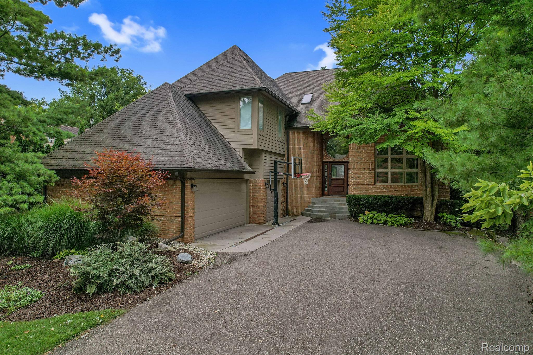 5720 EASTMAN Boulevard