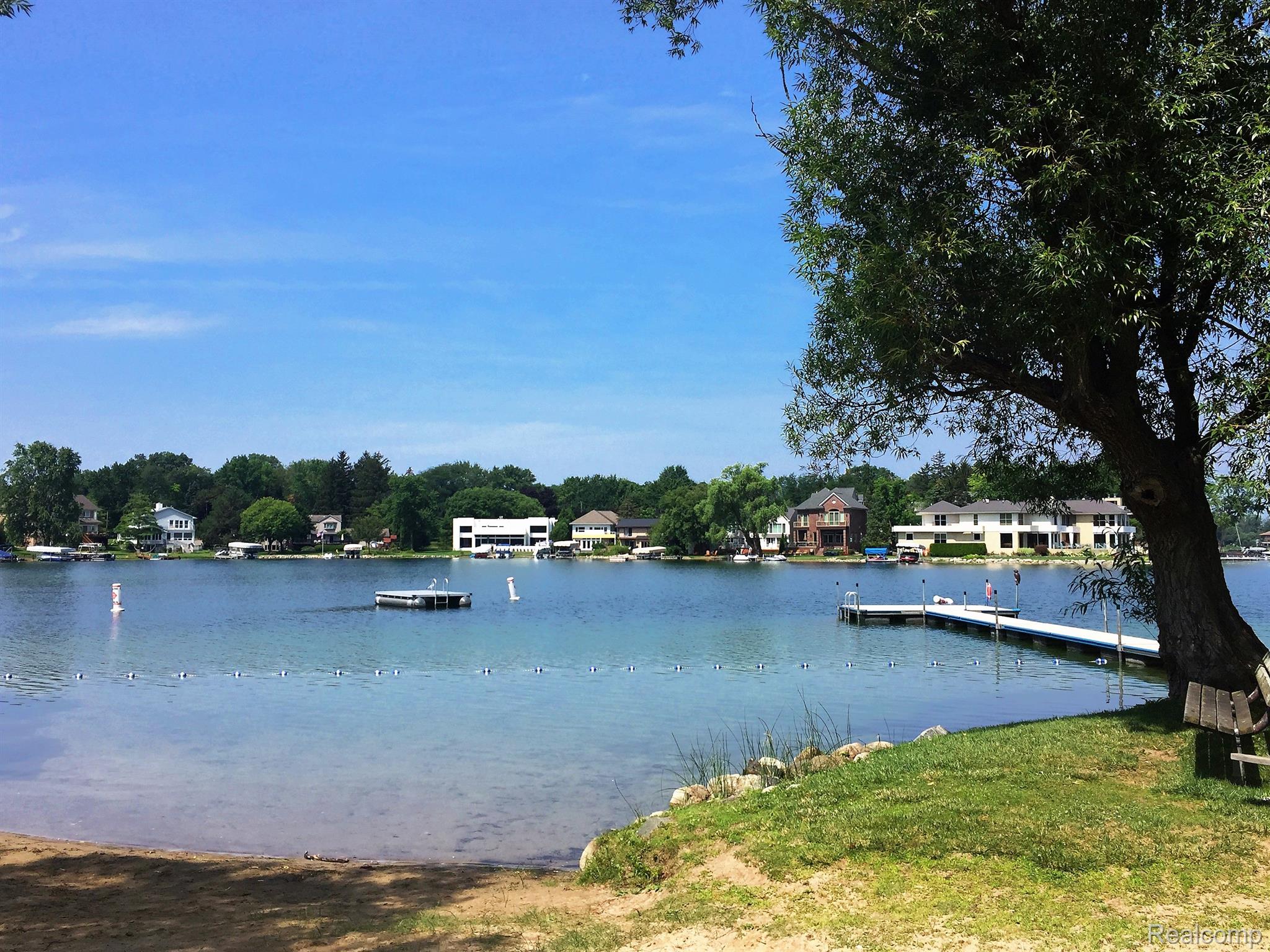 5720 EASTMAN Boulevard