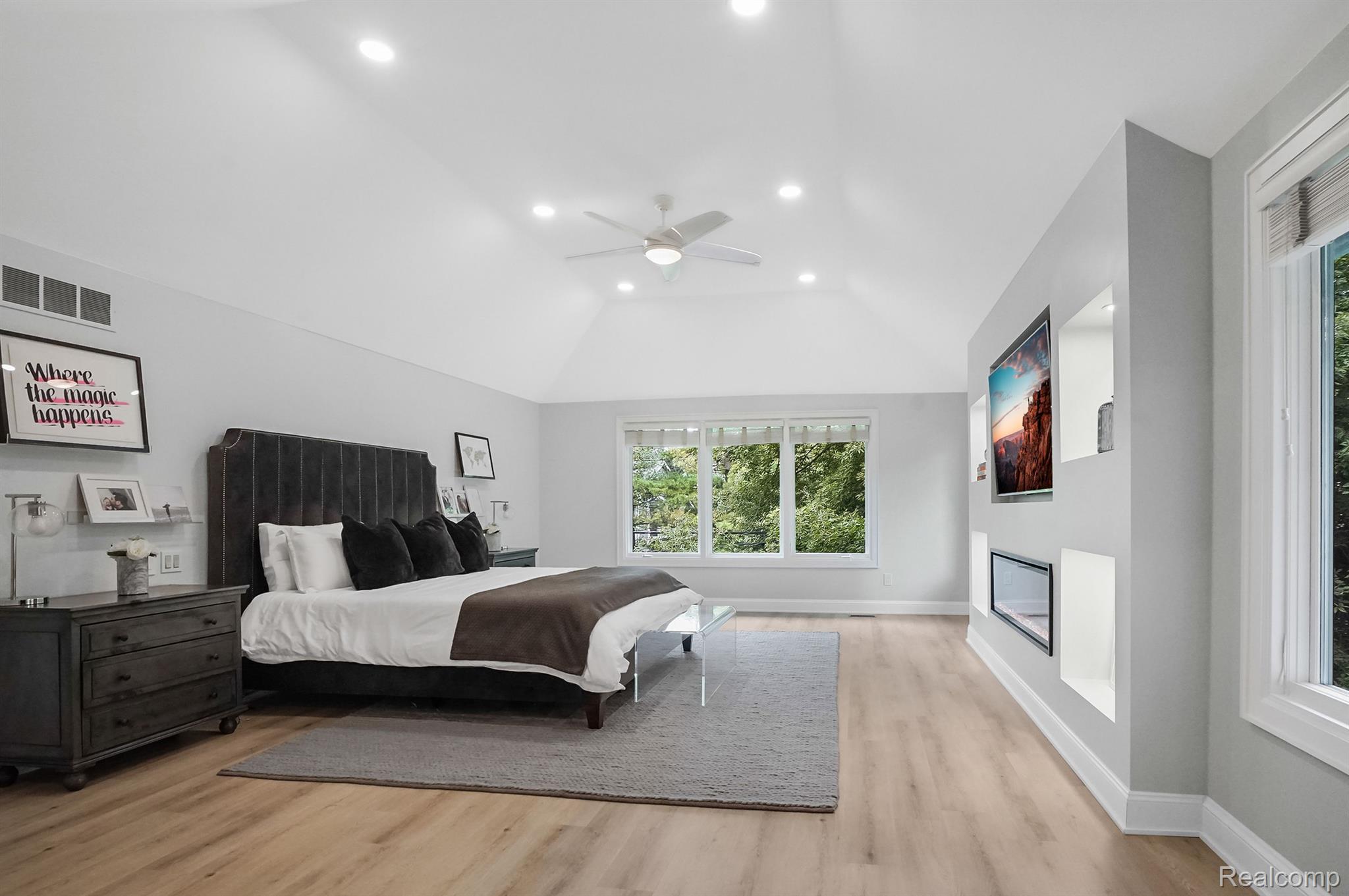 5720 EASTMAN Boulevard