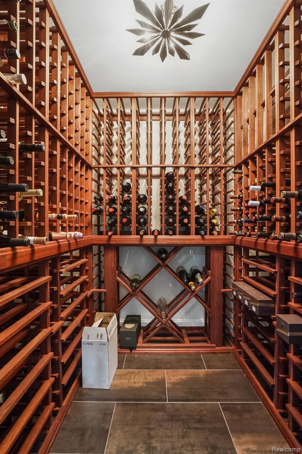 5720 EASTMAN Boulevard