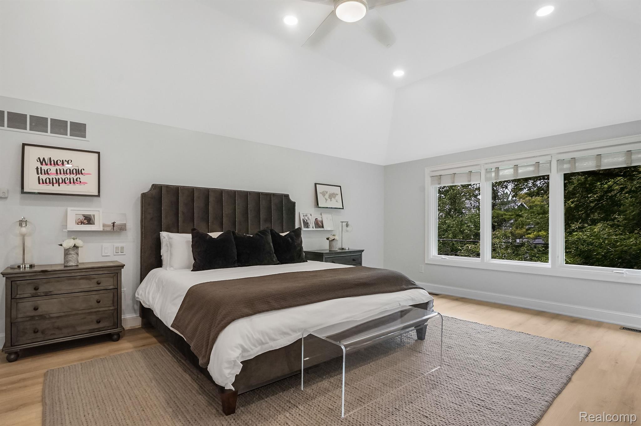 5720 EASTMAN Boulevard