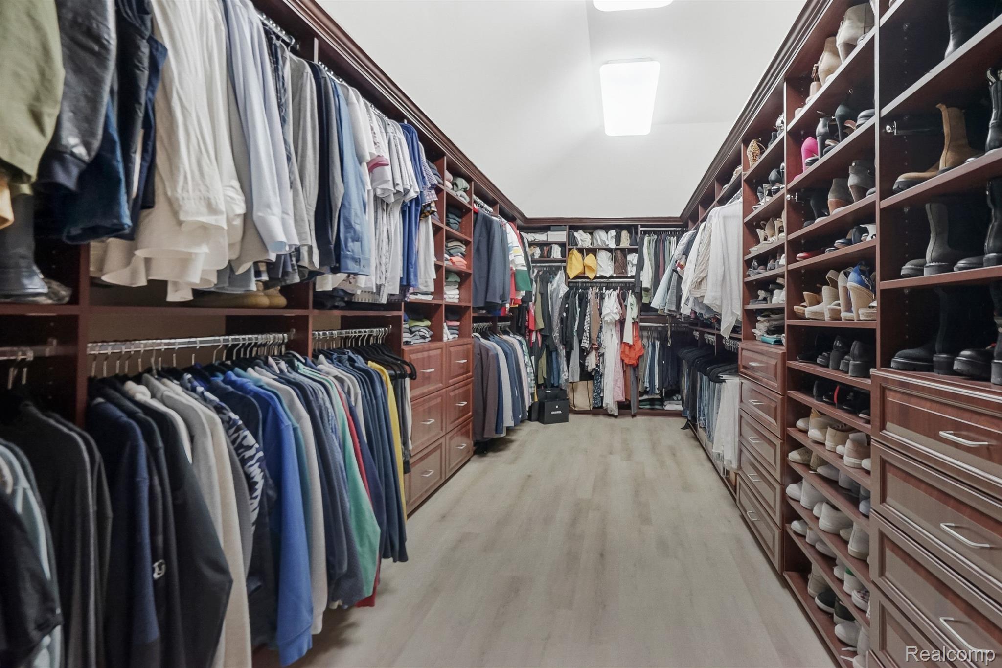 5720 EASTMAN Boulevard