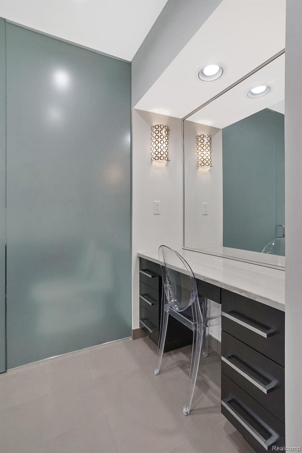 5720 EASTMAN Boulevard