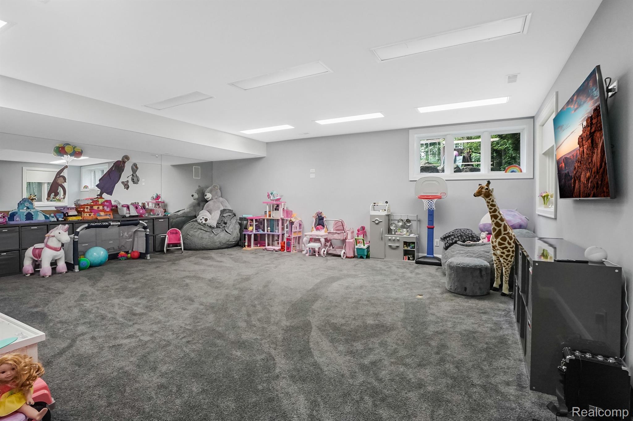 5720 EASTMAN Boulevard