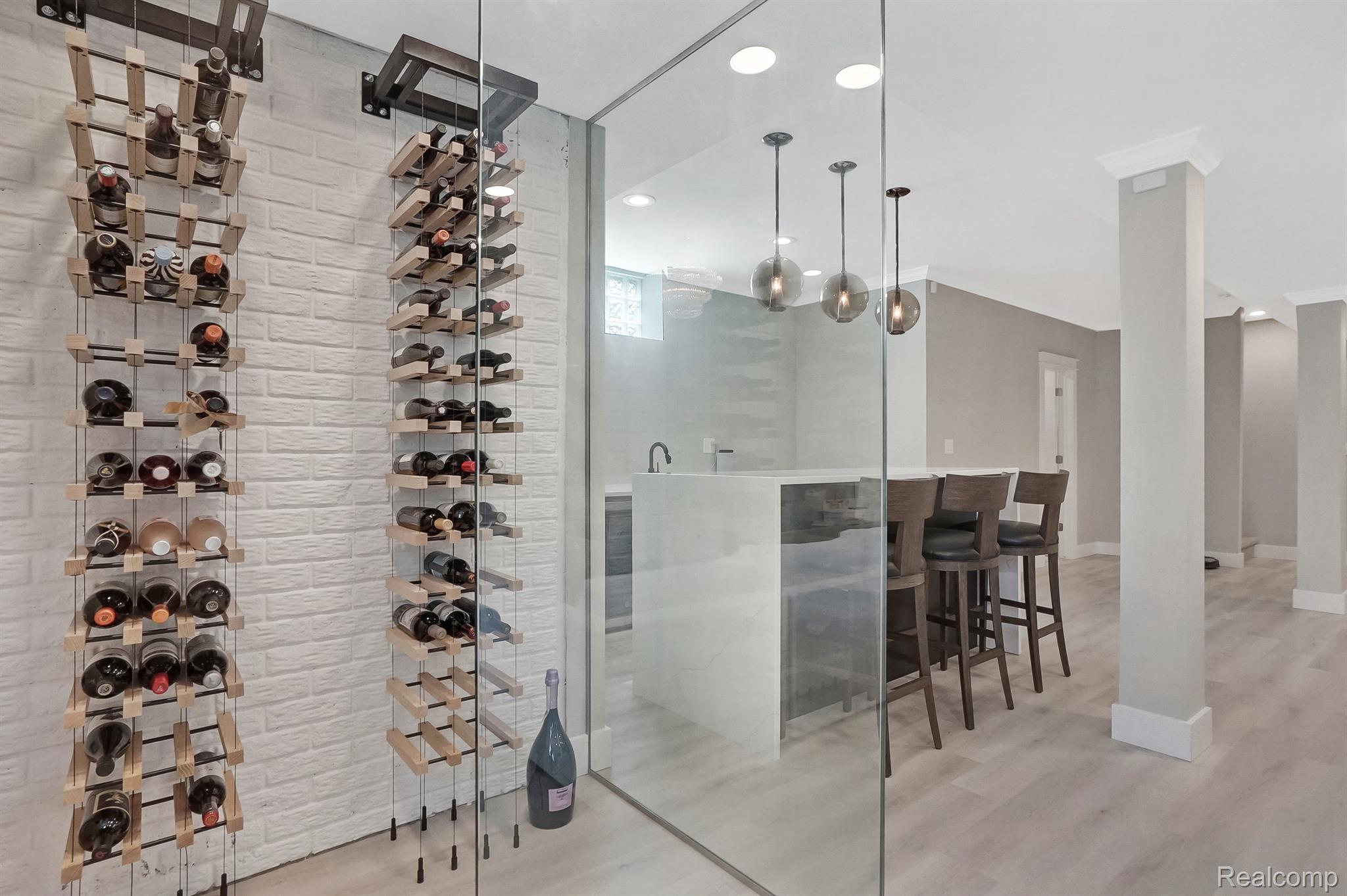 902 FERNWOOD Road