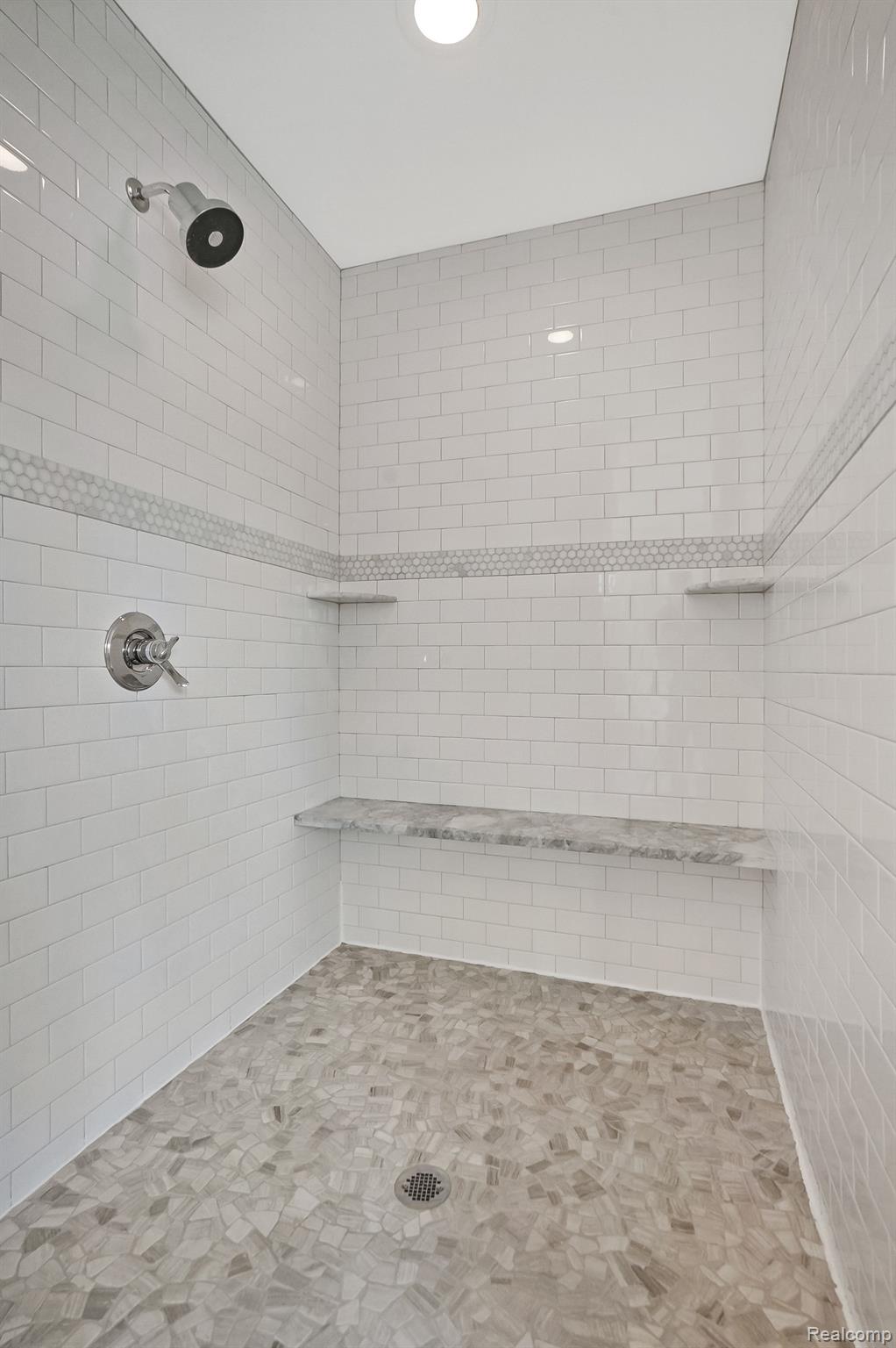 902 FERNWOOD Road