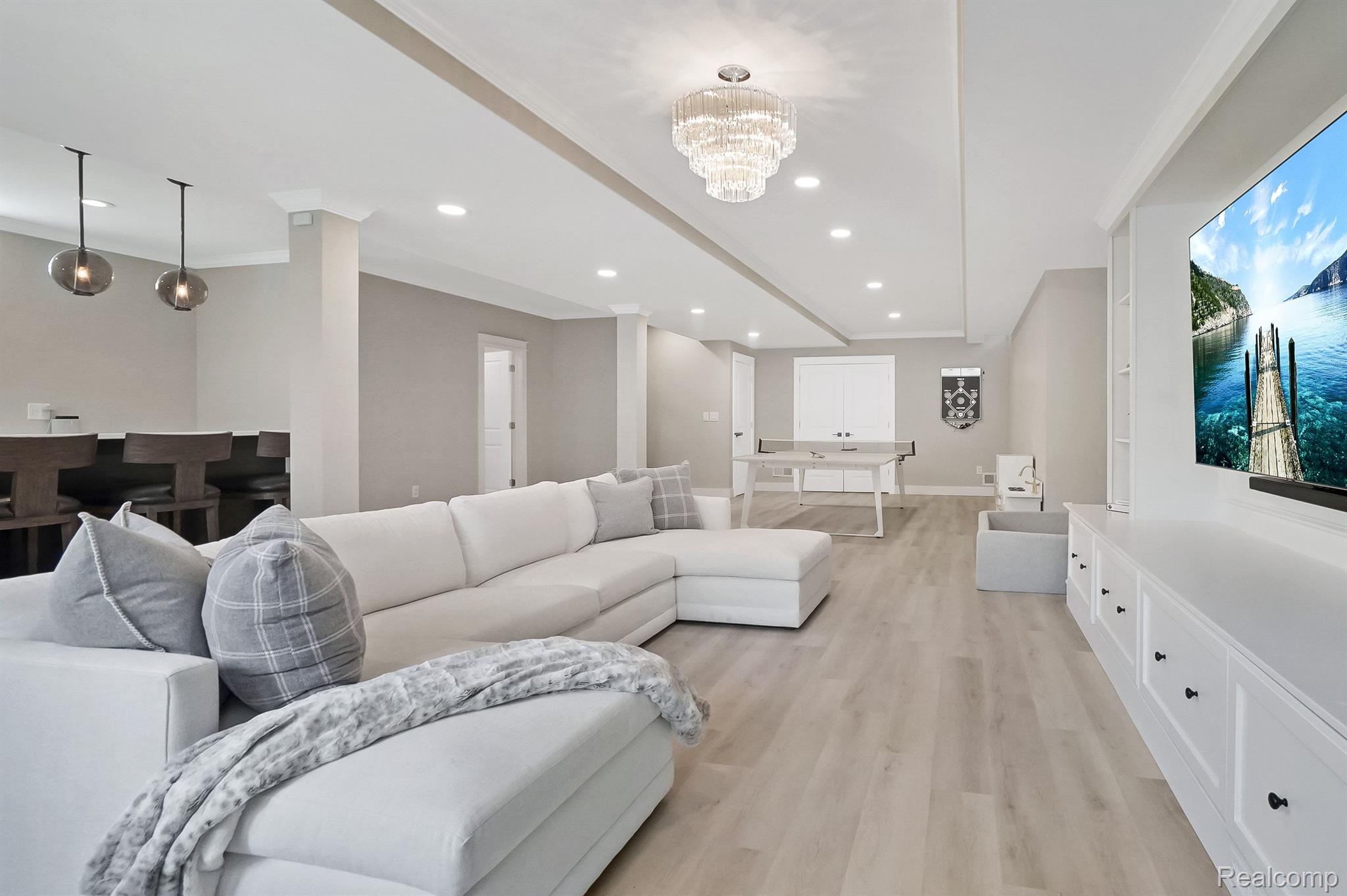 902 FERNWOOD Road