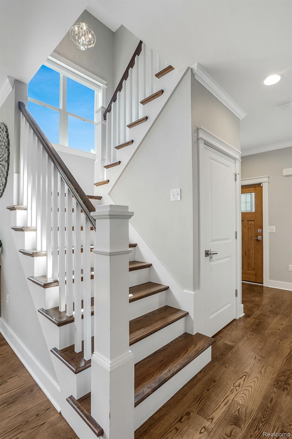 902 FERNWOOD Road