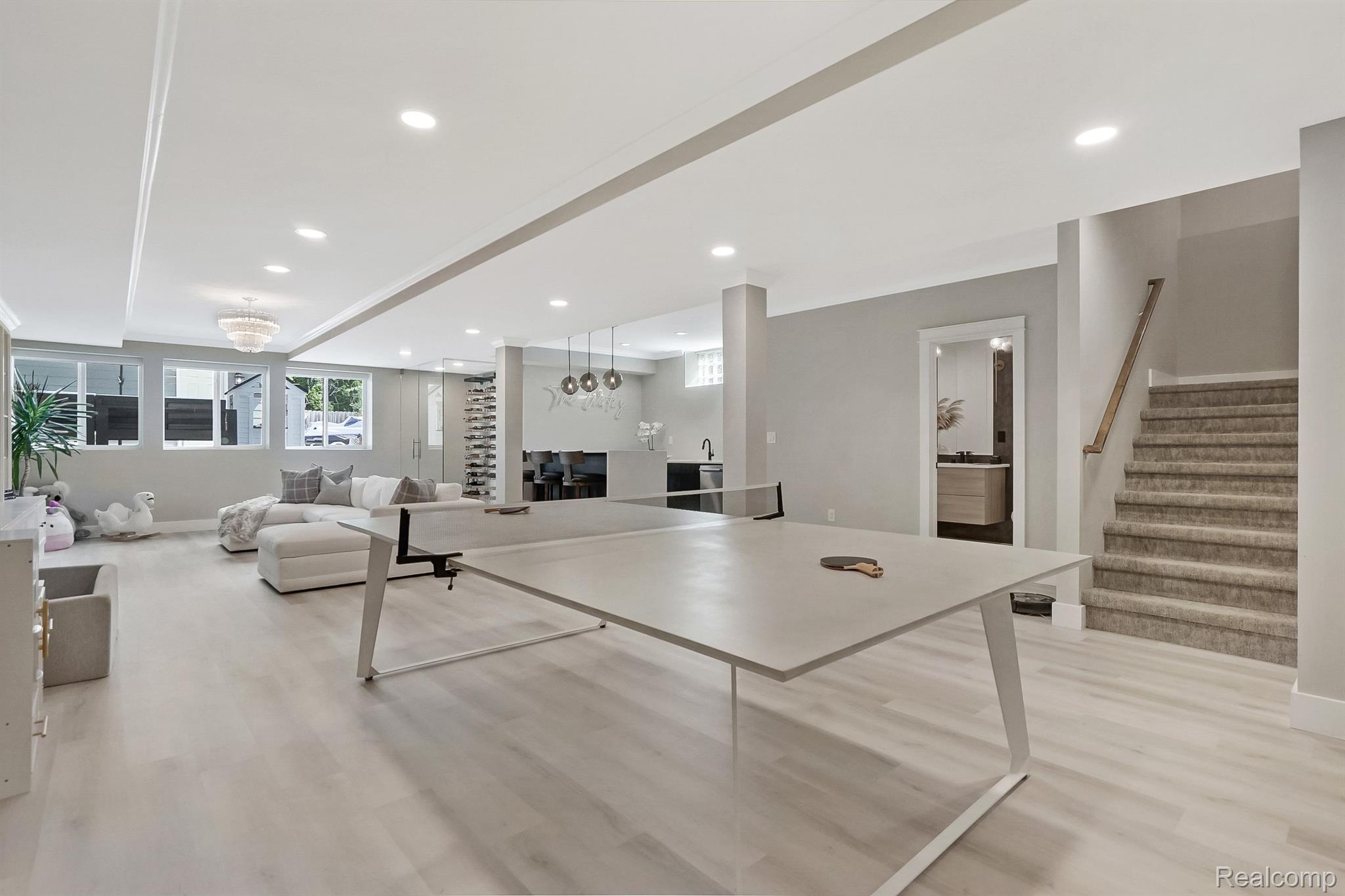 902 FERNWOOD Road