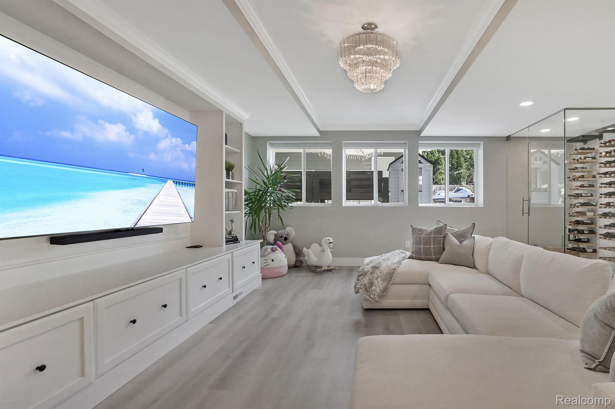 902 FERNWOOD Road