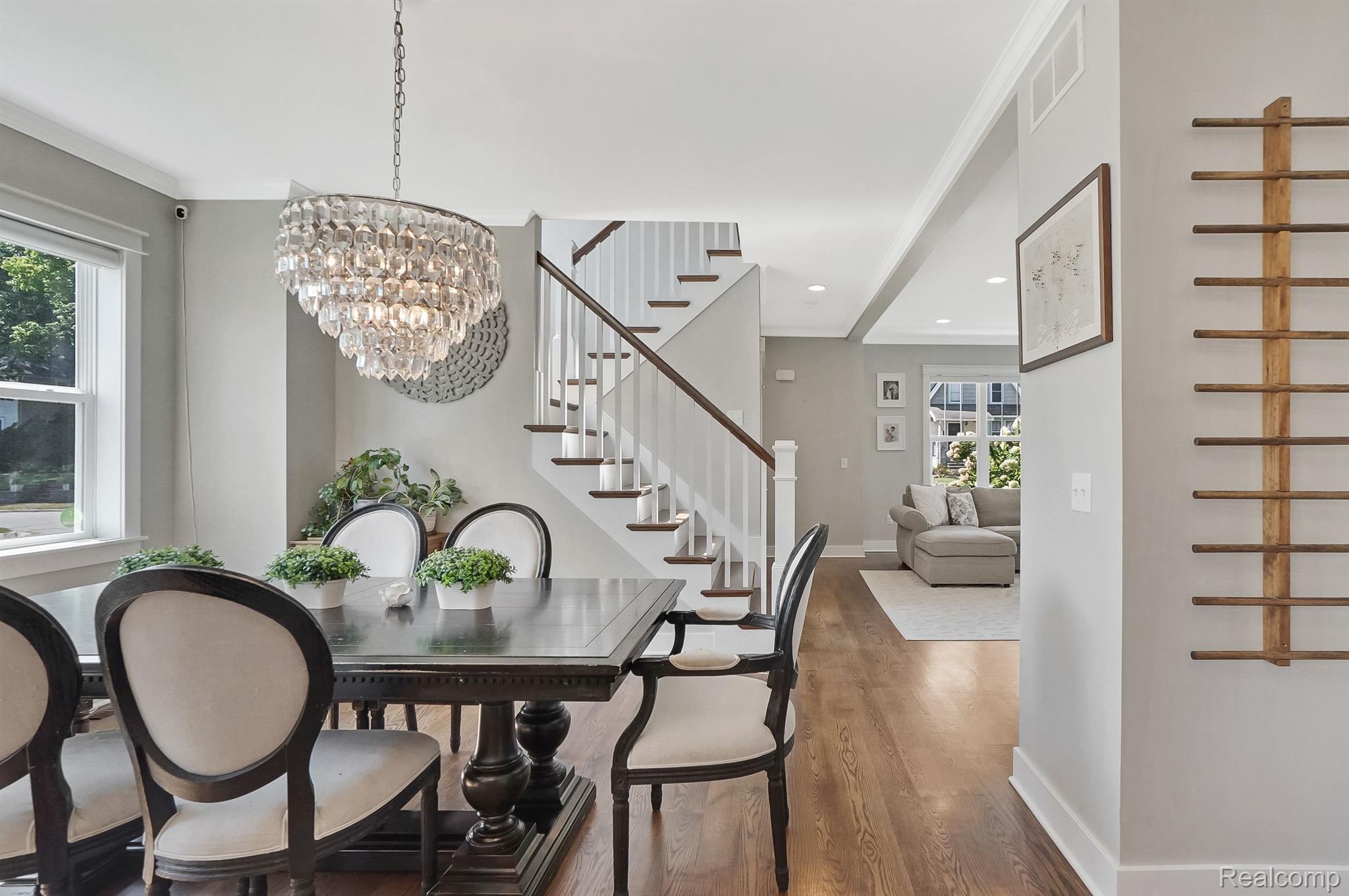 902 FERNWOOD Road