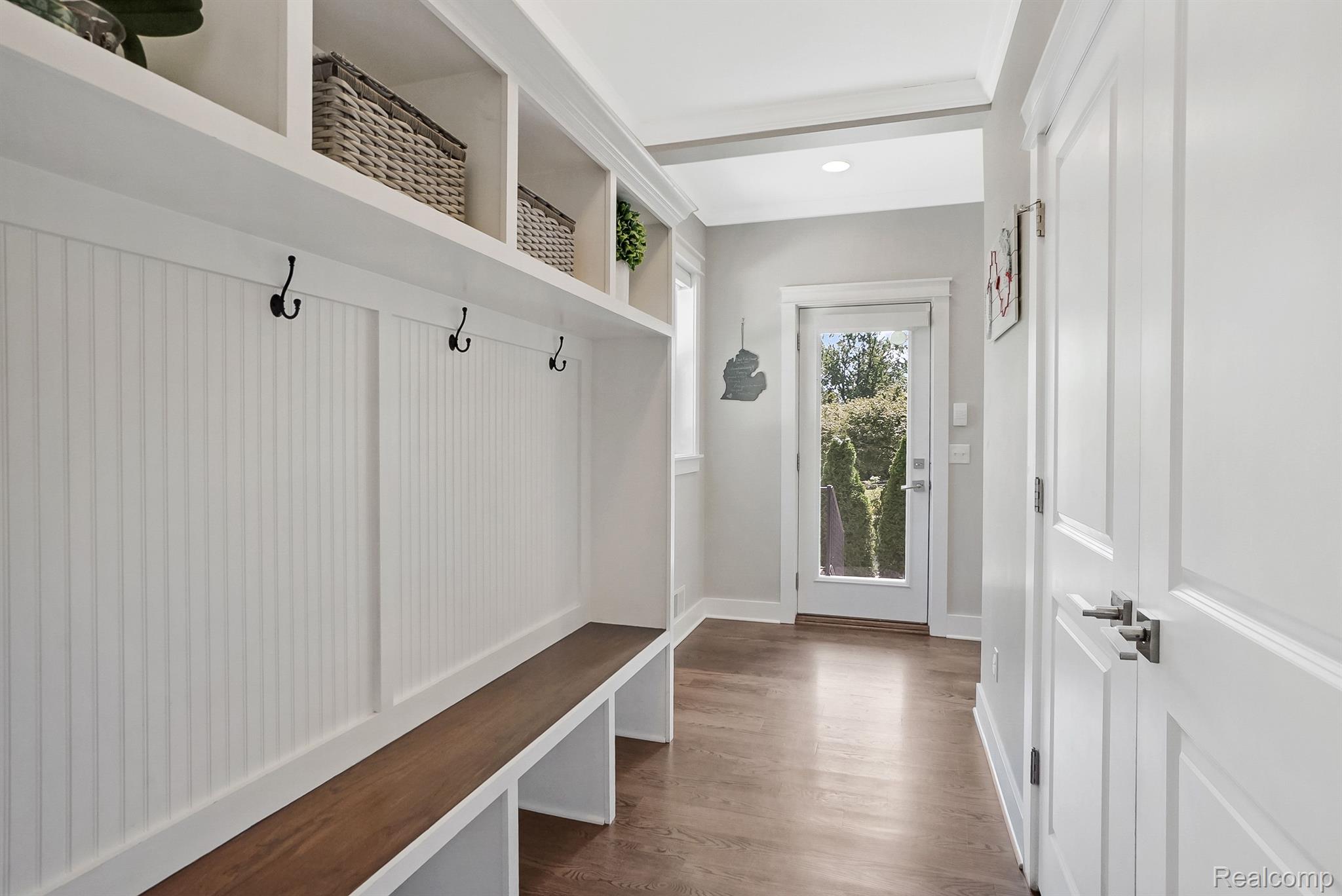 902 FERNWOOD Road