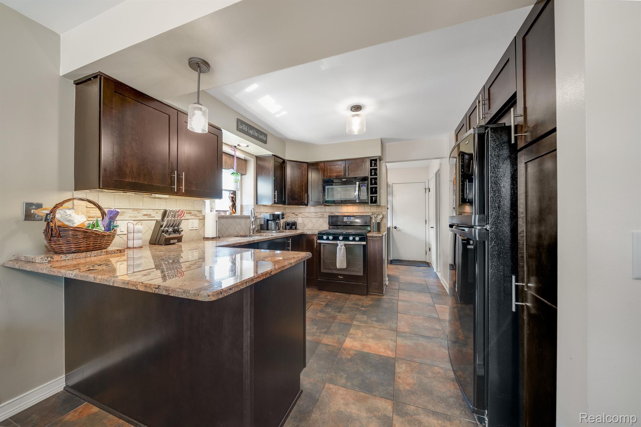 952 MILVERTON Drive