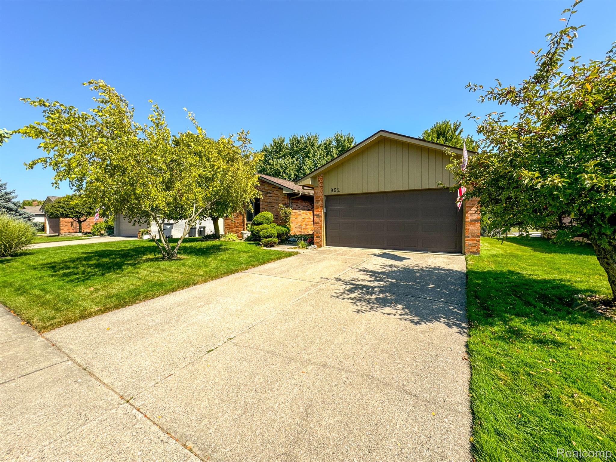 952 MILVERTON Drive