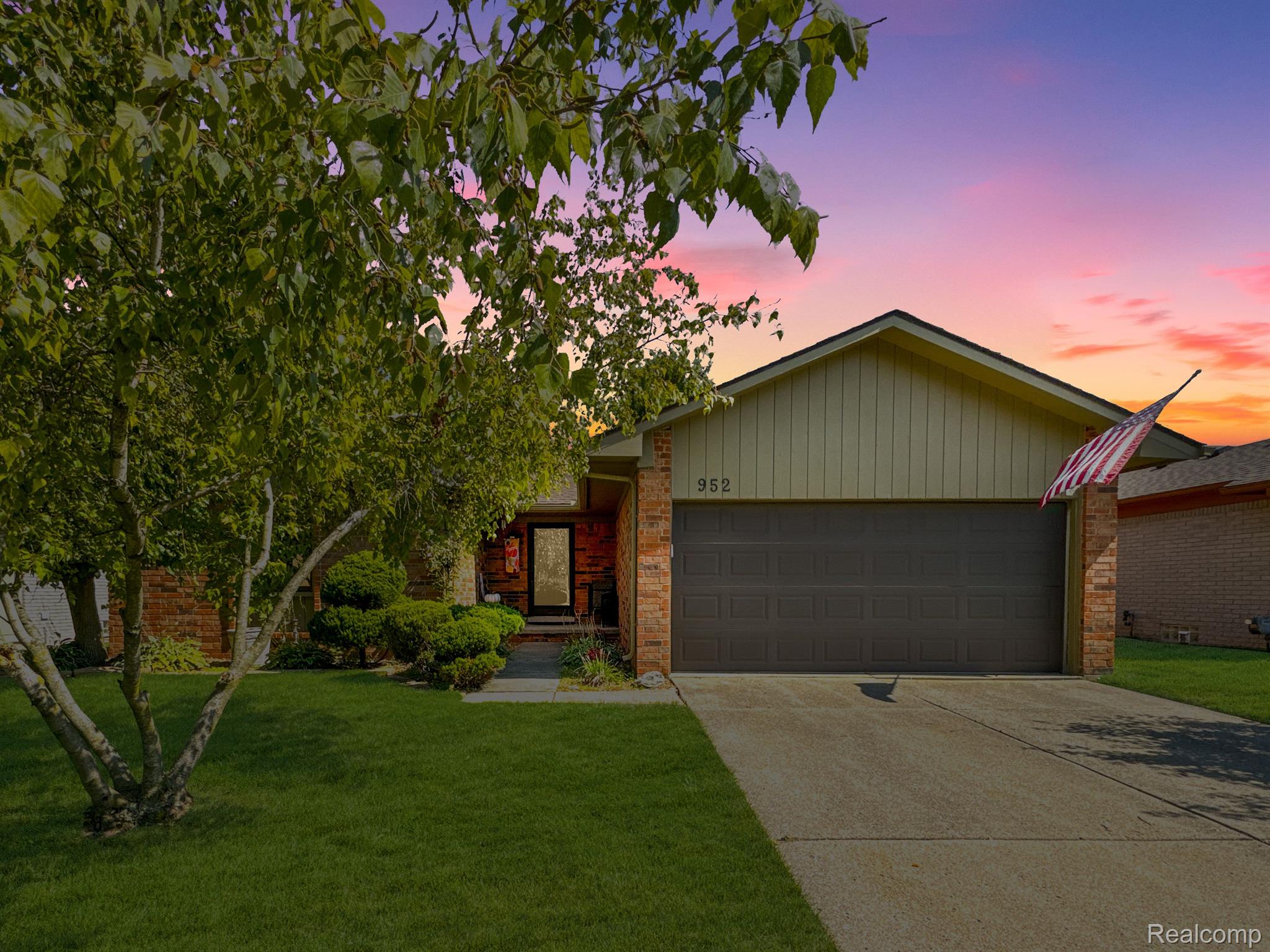 952 MILVERTON Drive