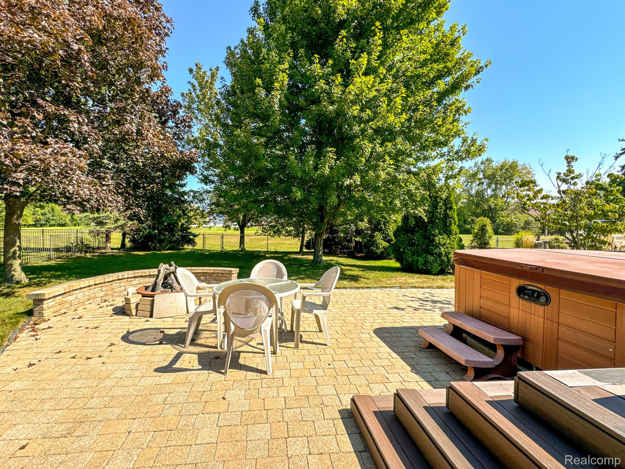 952 MILVERTON Drive
