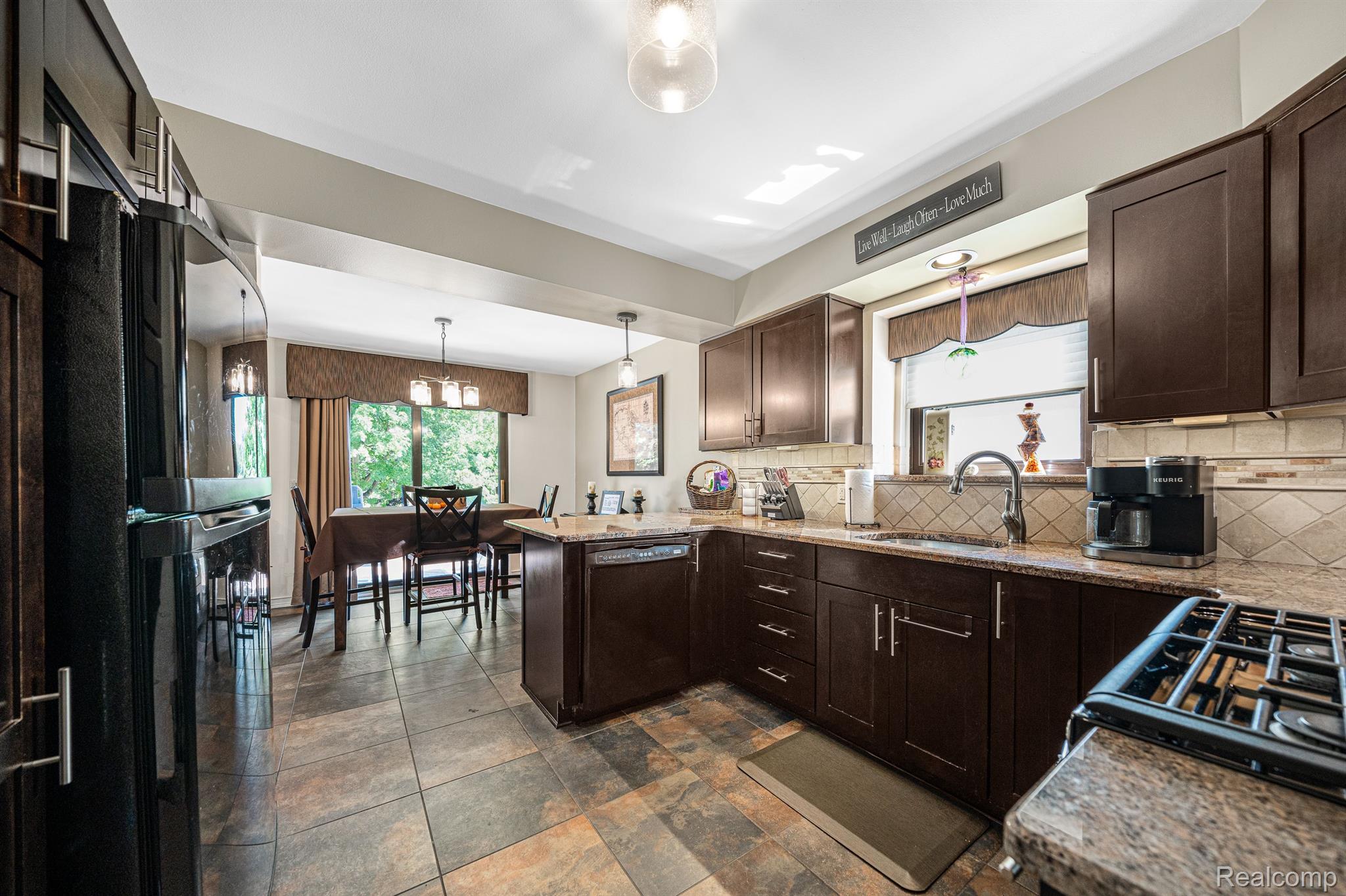 952 MILVERTON Drive