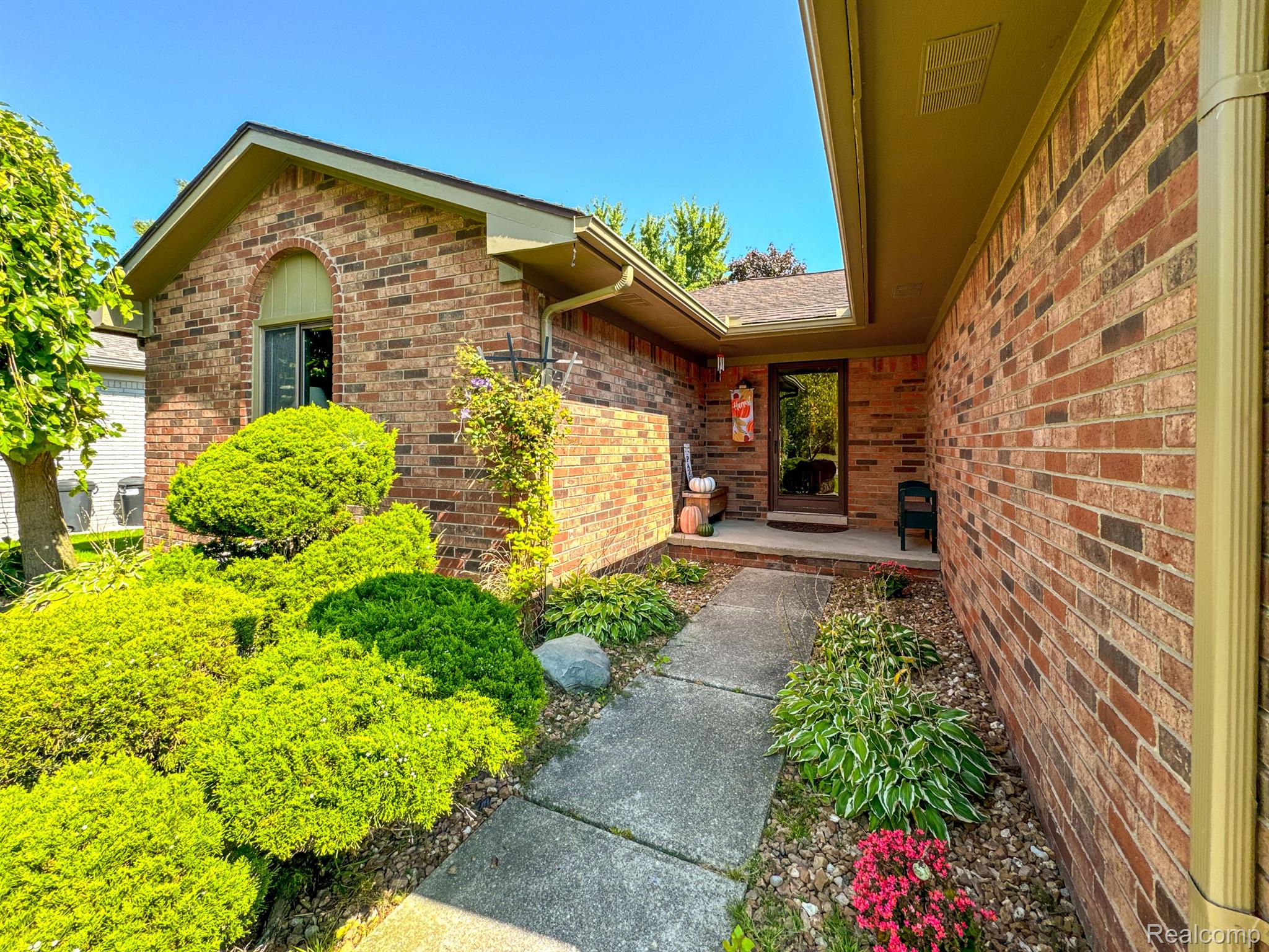 952 MILVERTON Drive