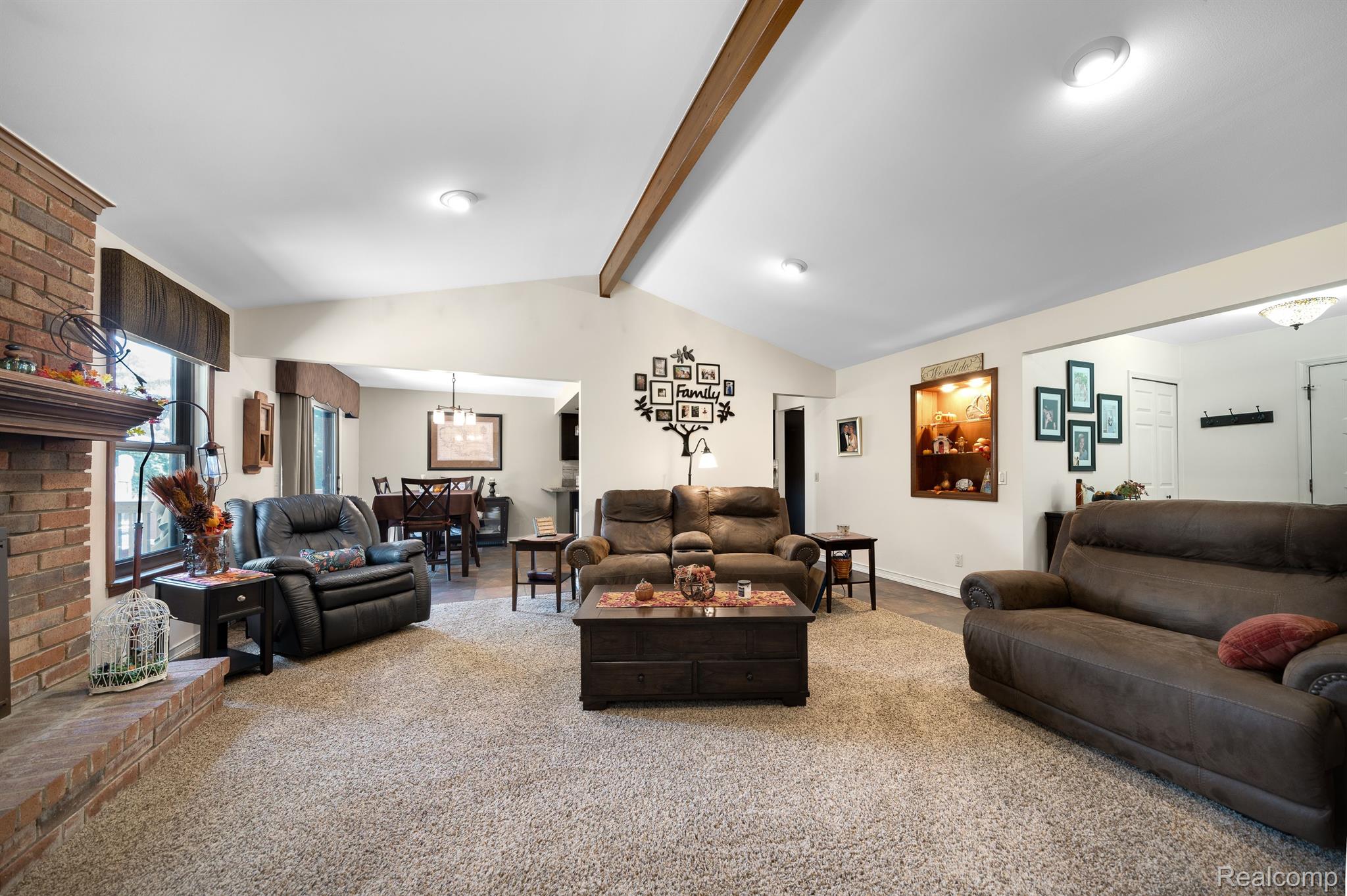 952 MILVERTON Drive