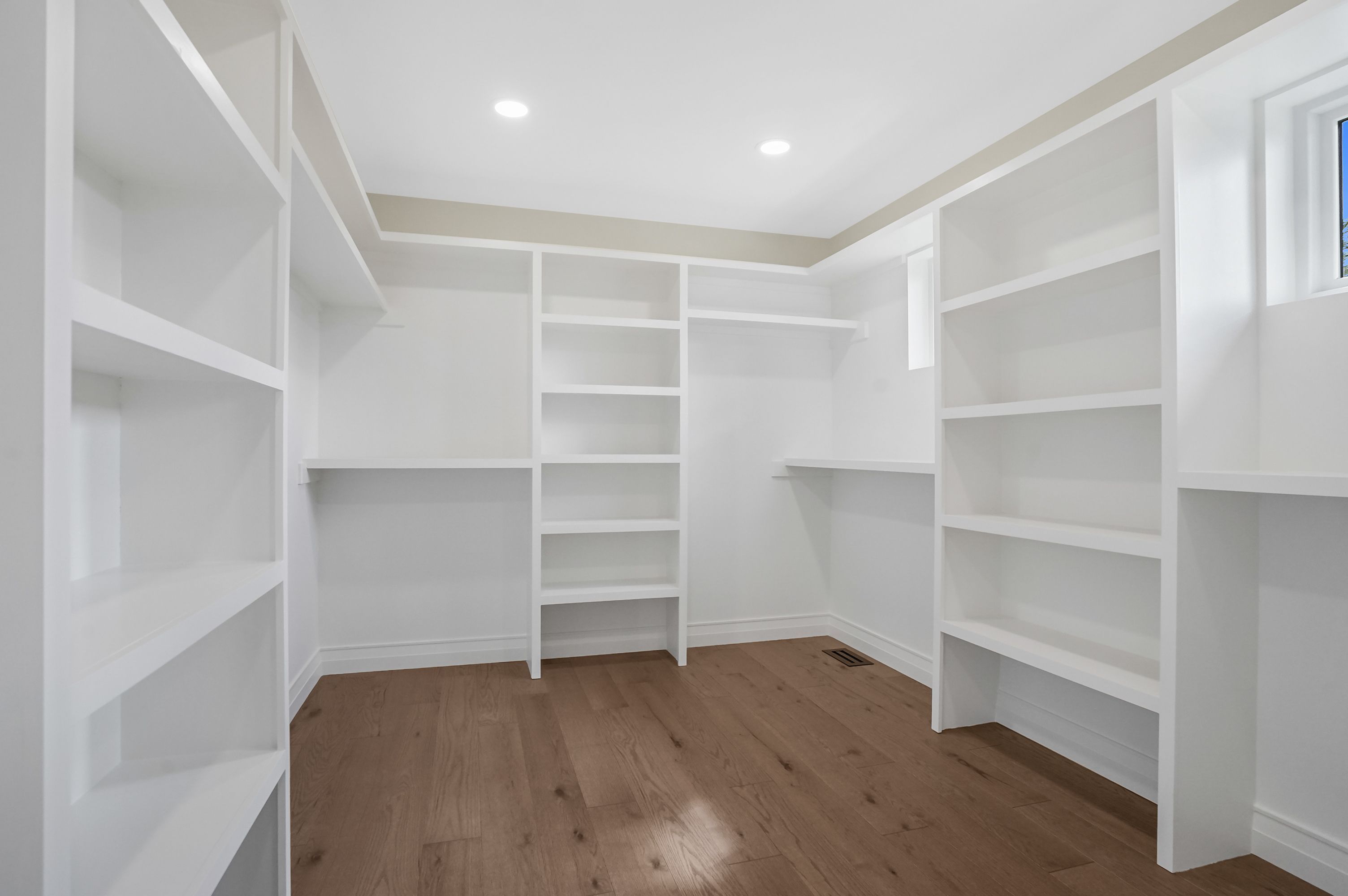 3815 KENT Road