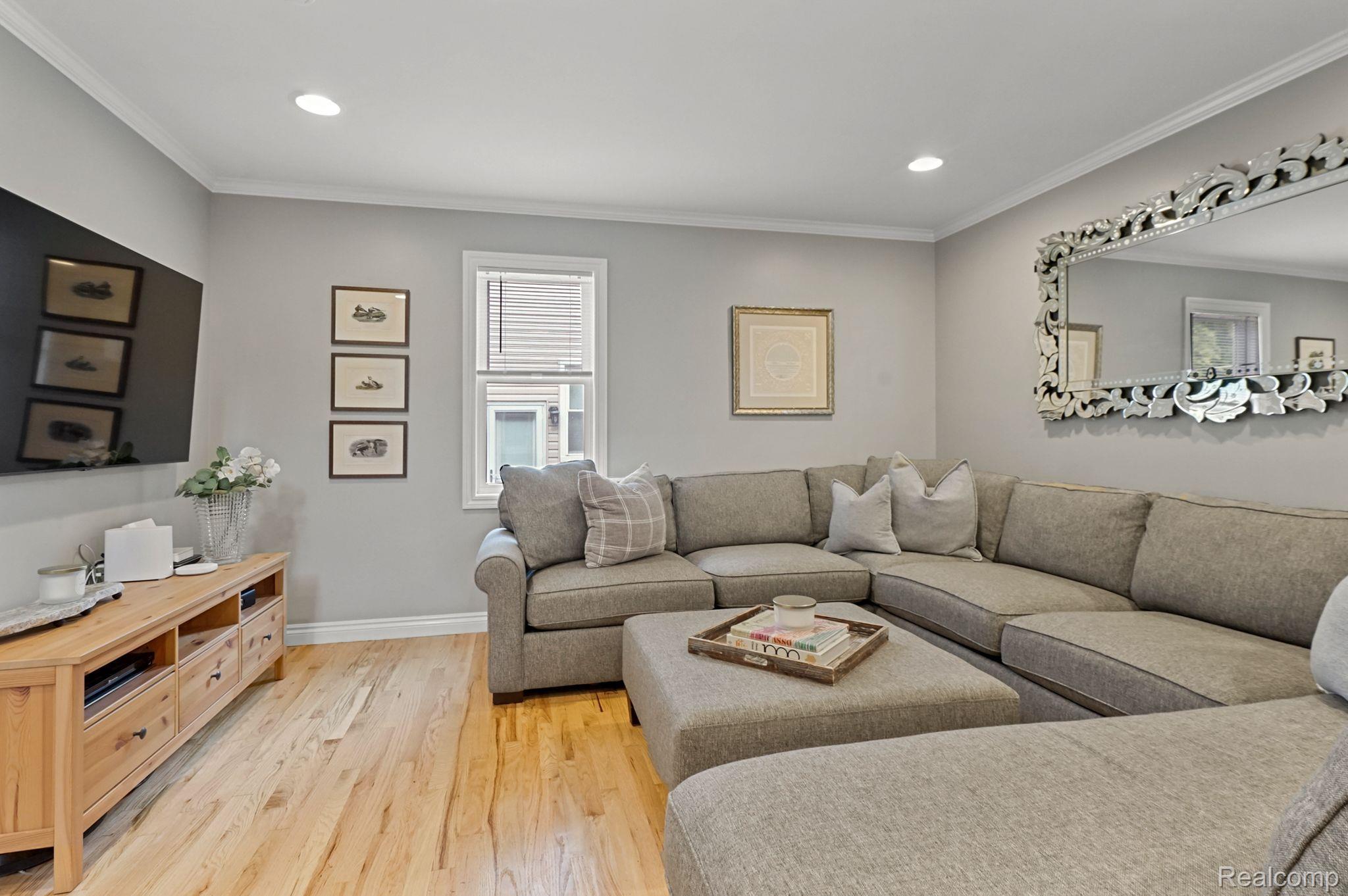 1307 Longfellow Avenue