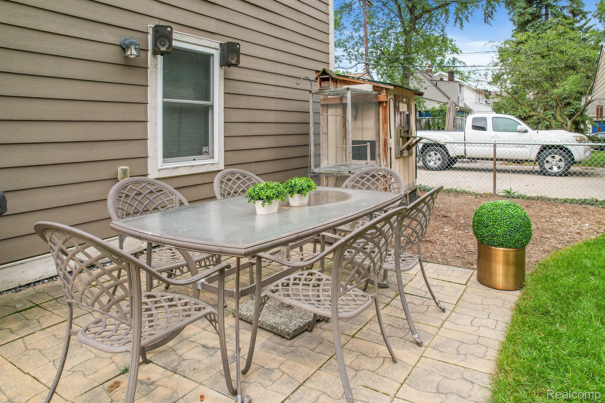 1307 Longfellow Avenue