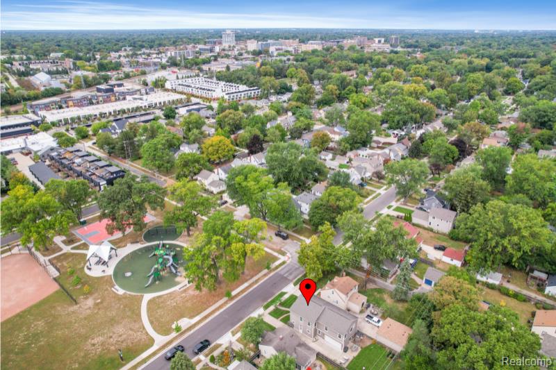 1307 Longfellow Avenue