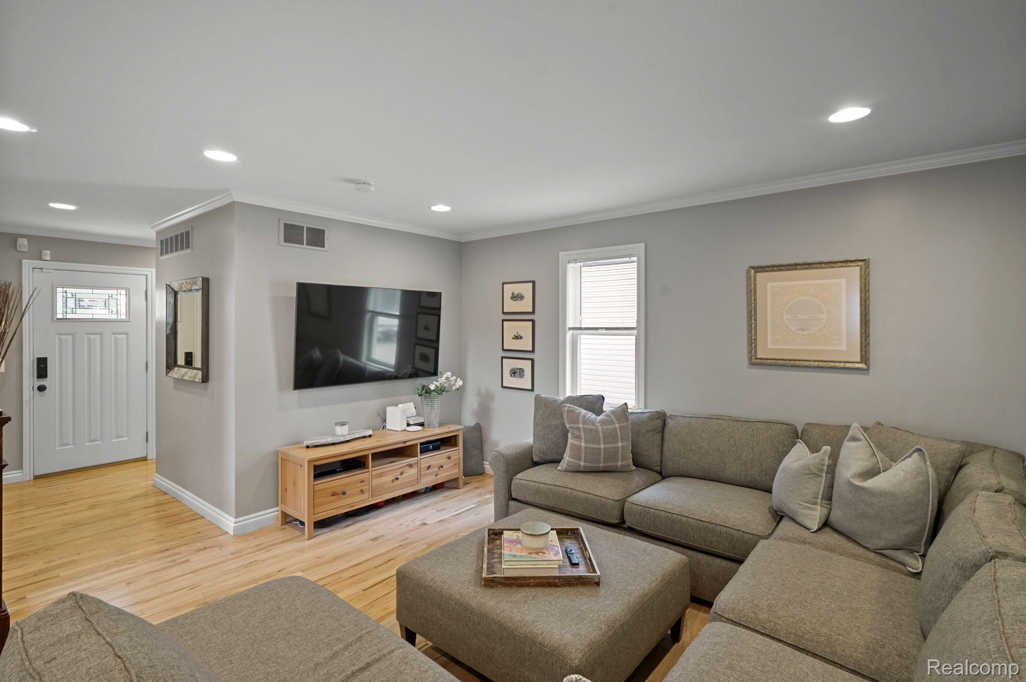 1307 Longfellow Avenue