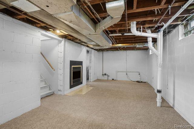 711 N ALTADENA Avenue