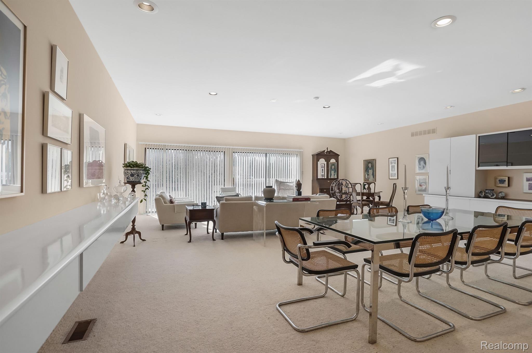 5112 Woodlands Trail