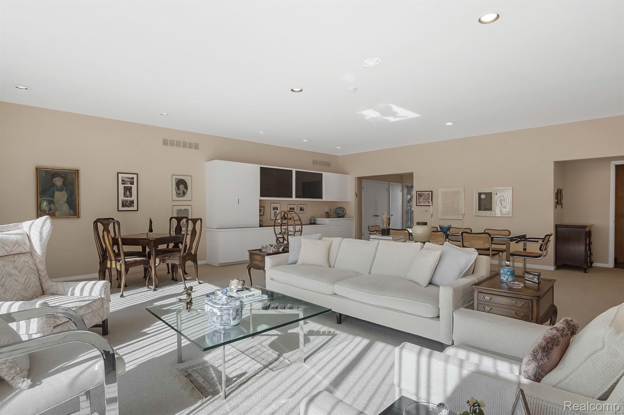 5112 Woodlands Trail