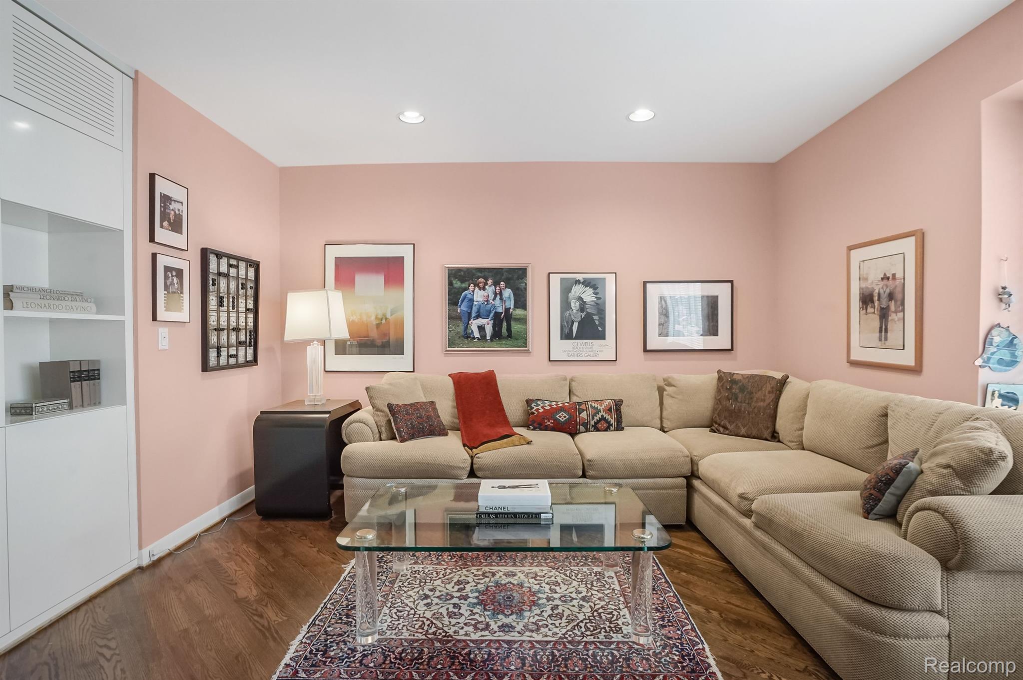 5112 Woodlands Trail
