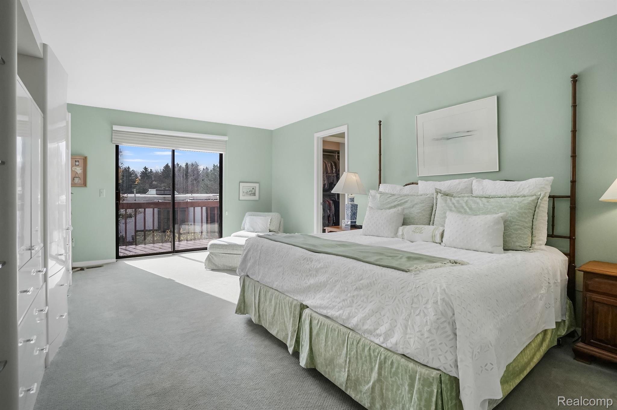 5112 Woodlands Trail