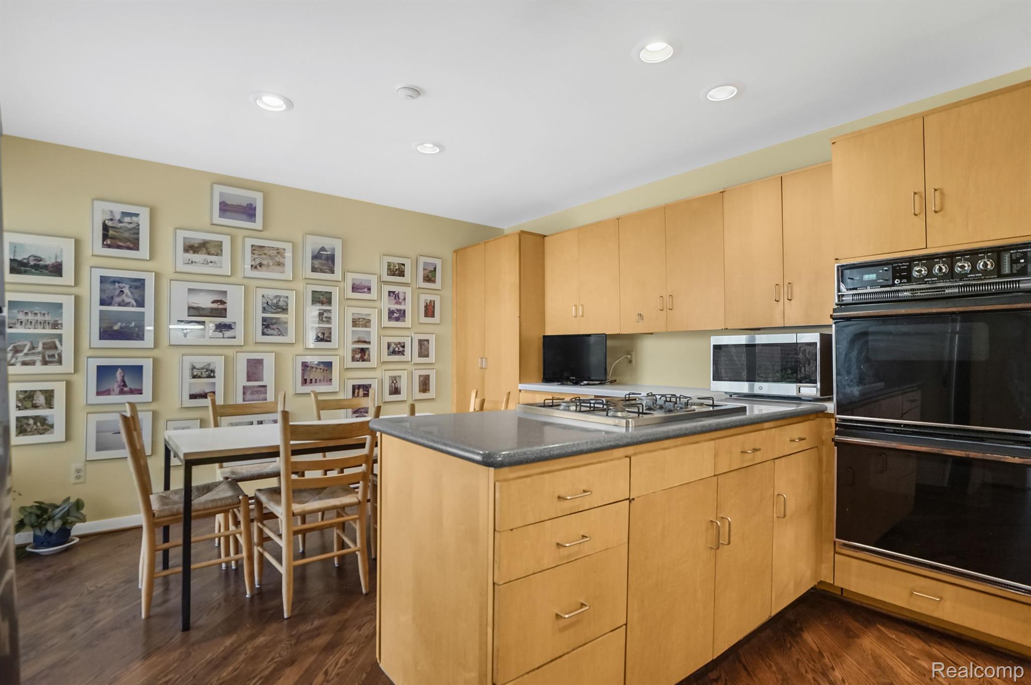5112 Woodlands Trail