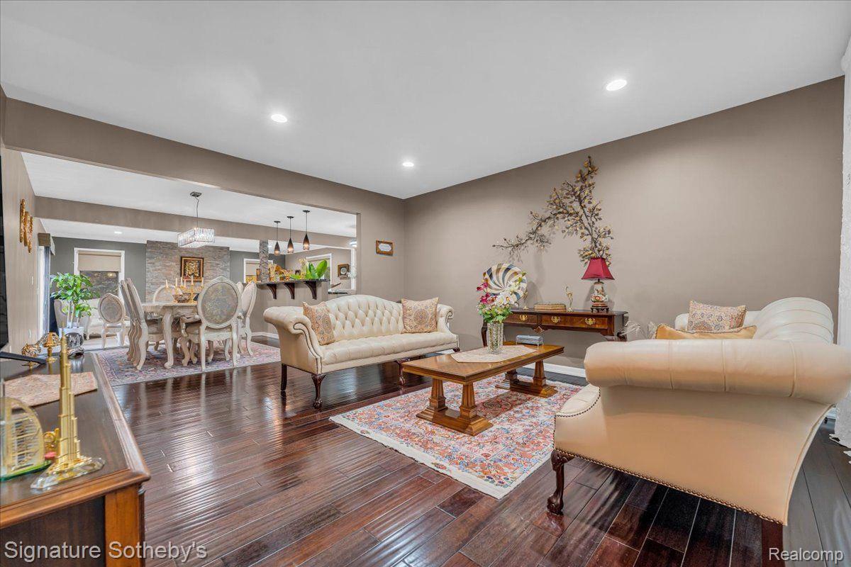 2631 Pearl Drive