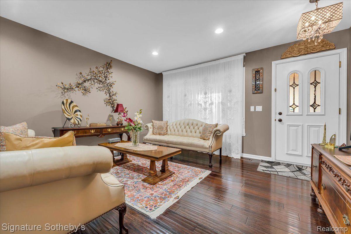 2631 Pearl Drive