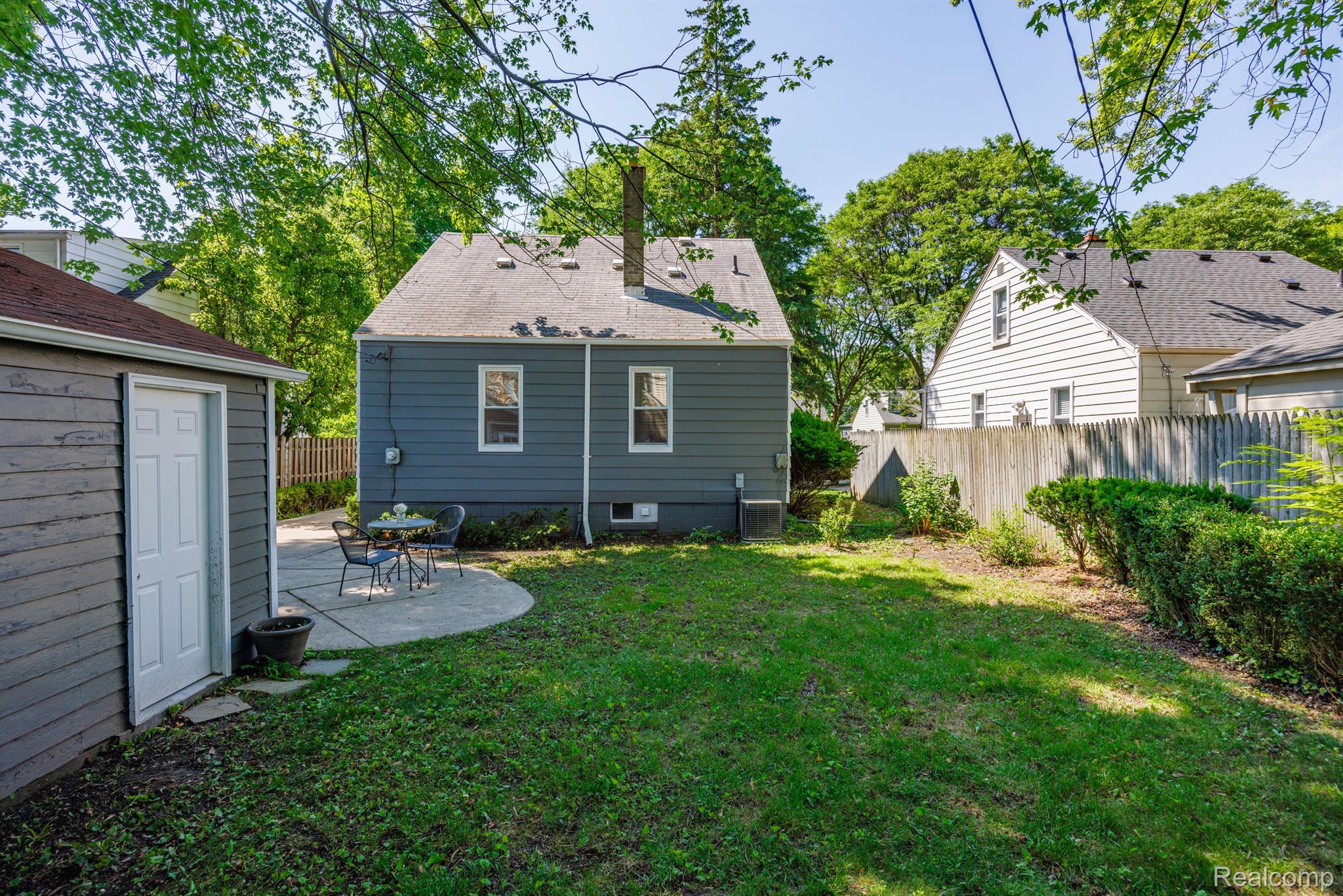 571 BIRD Avenue