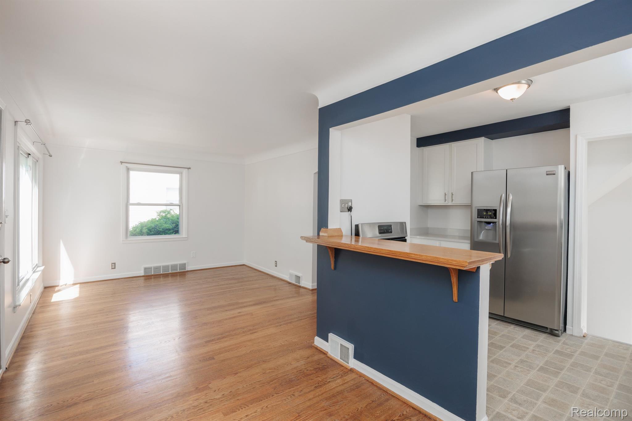 571 BIRD Avenue