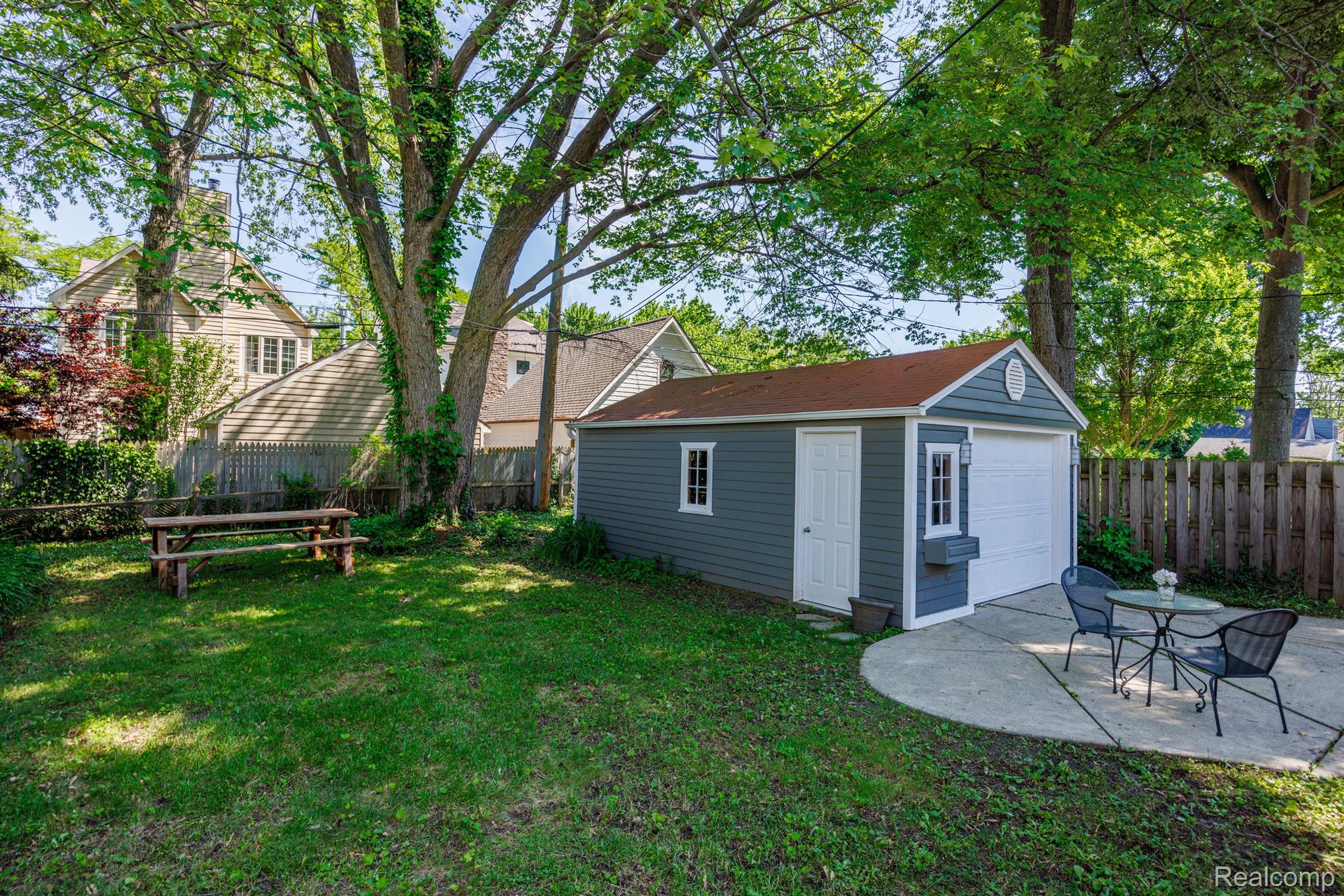 571 BIRD Avenue