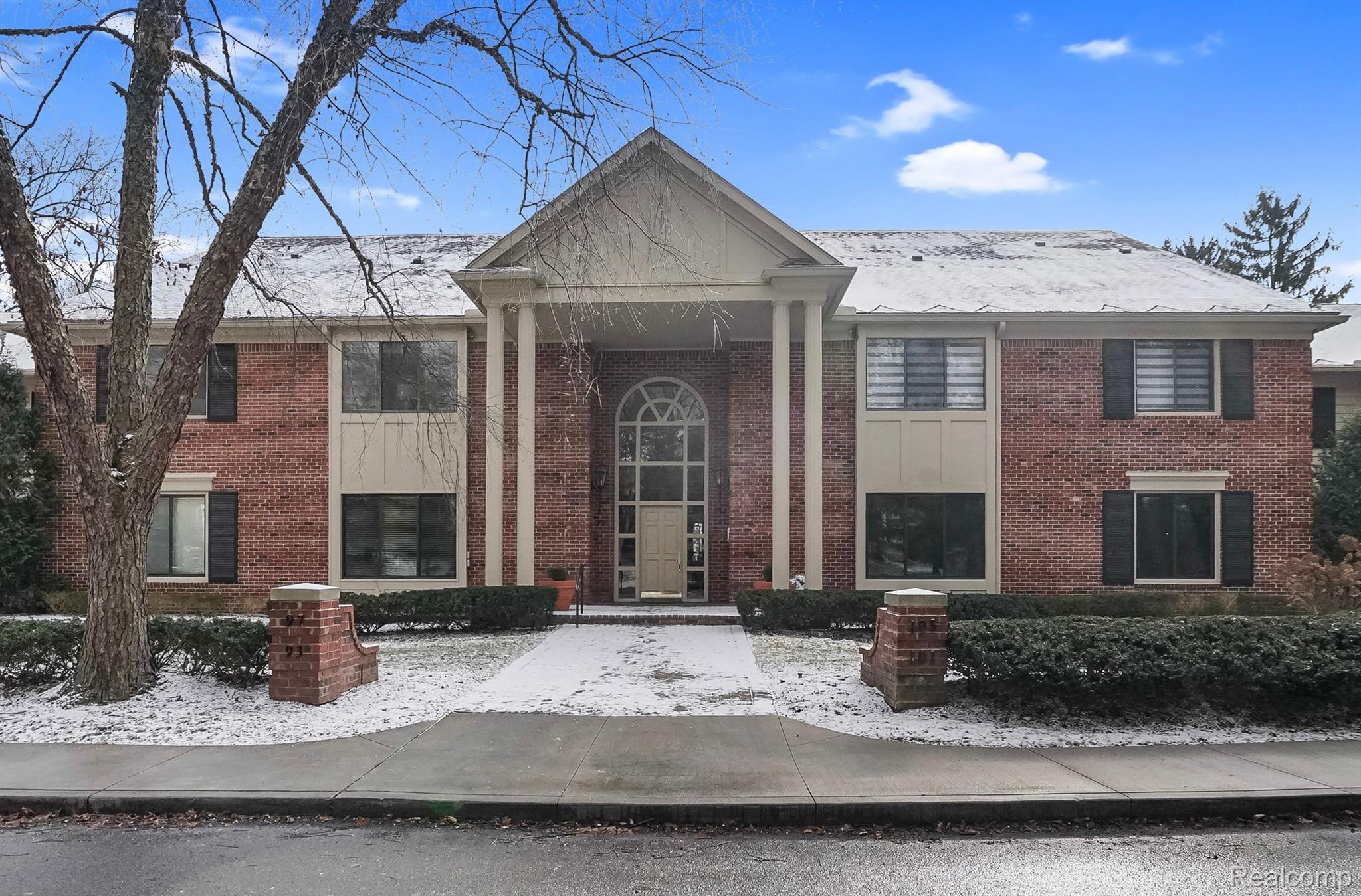 105 Barden Court 32